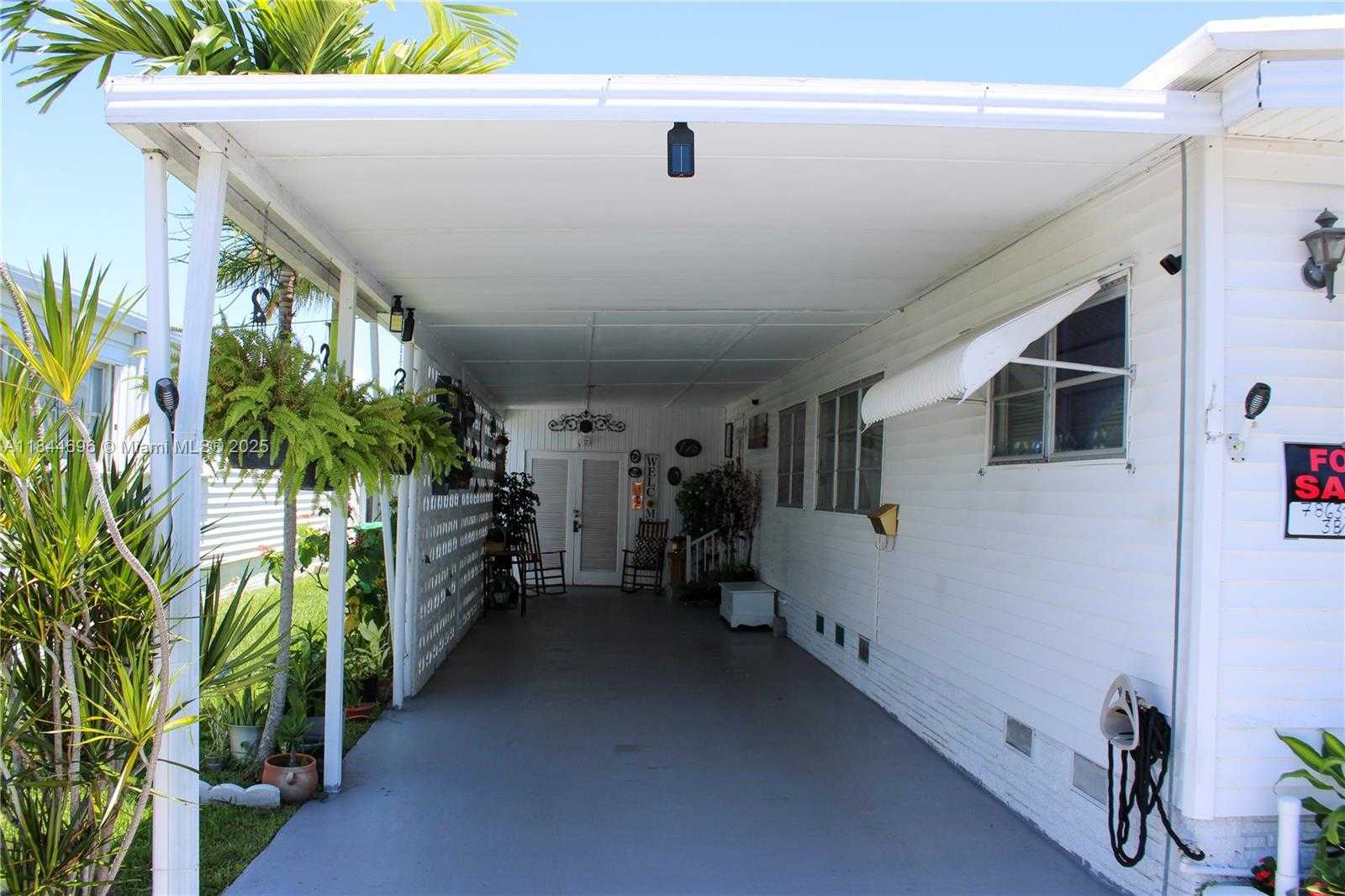 Small Image of 3229 FLORIDA ST, Hollywood Number 2