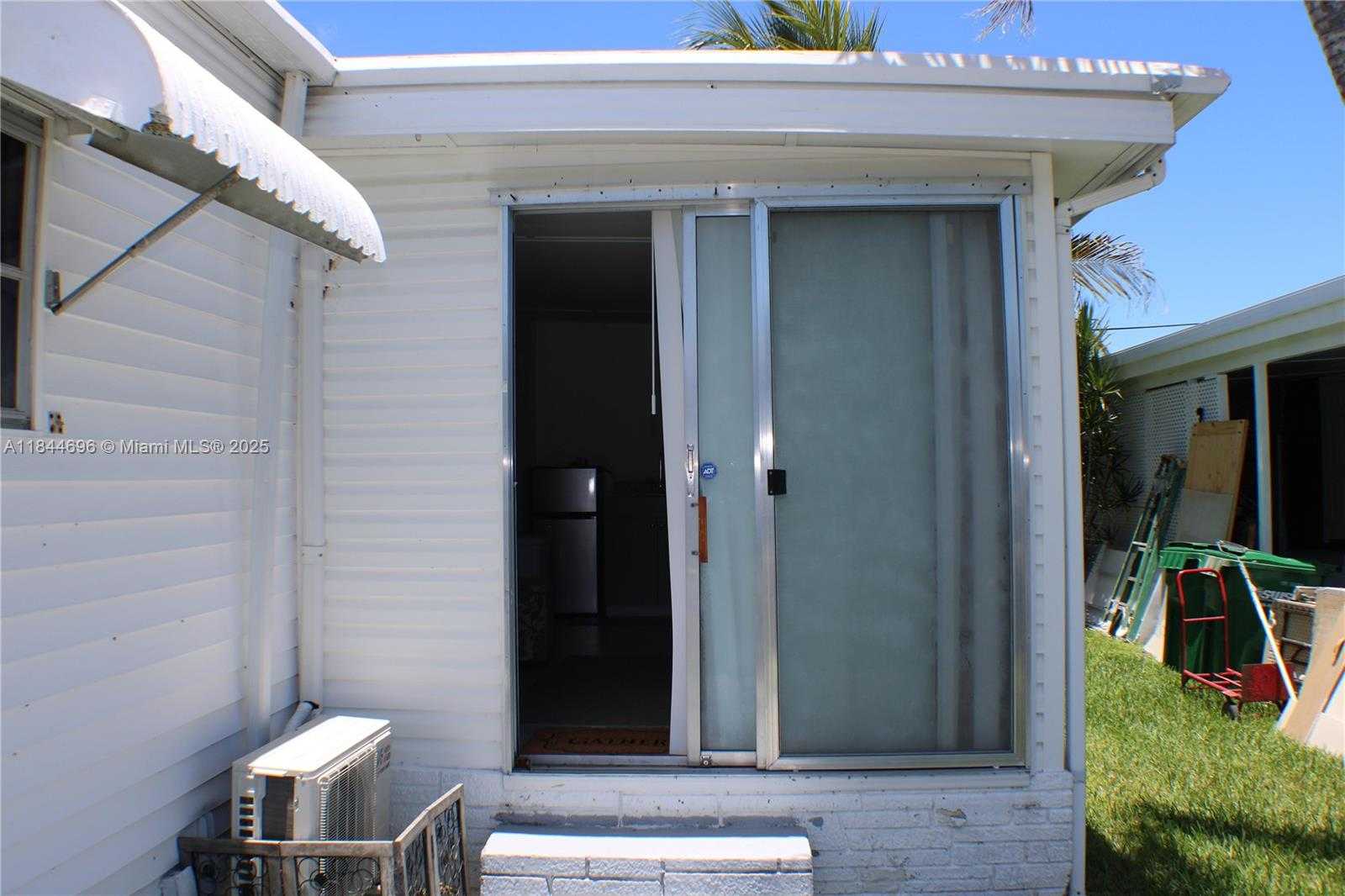 Small Image of 3229 FLORIDA ST, Hollywood Number 22