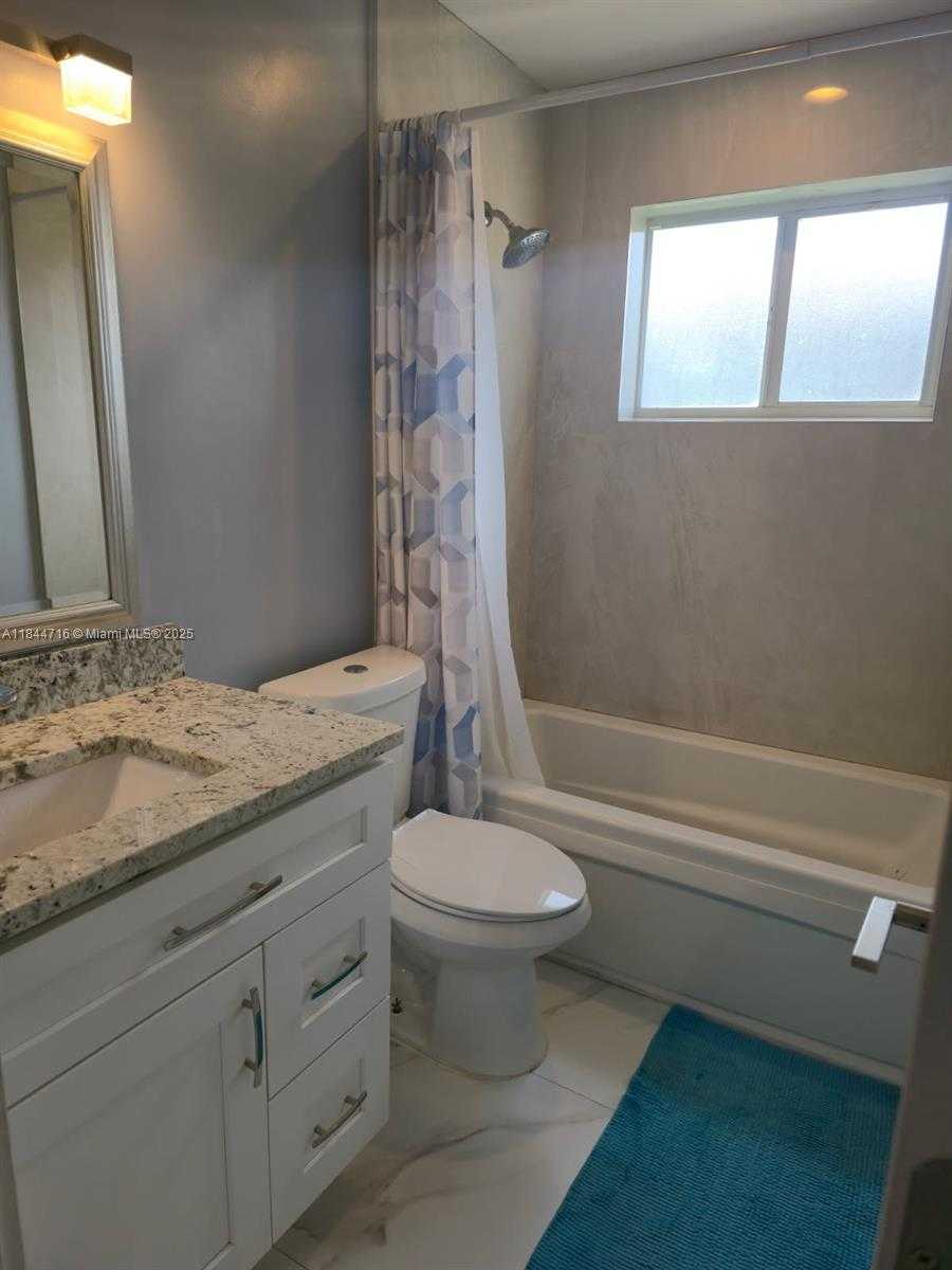 Small Image of 3331 NORTH 66TH AVE, Hollywood Number 18