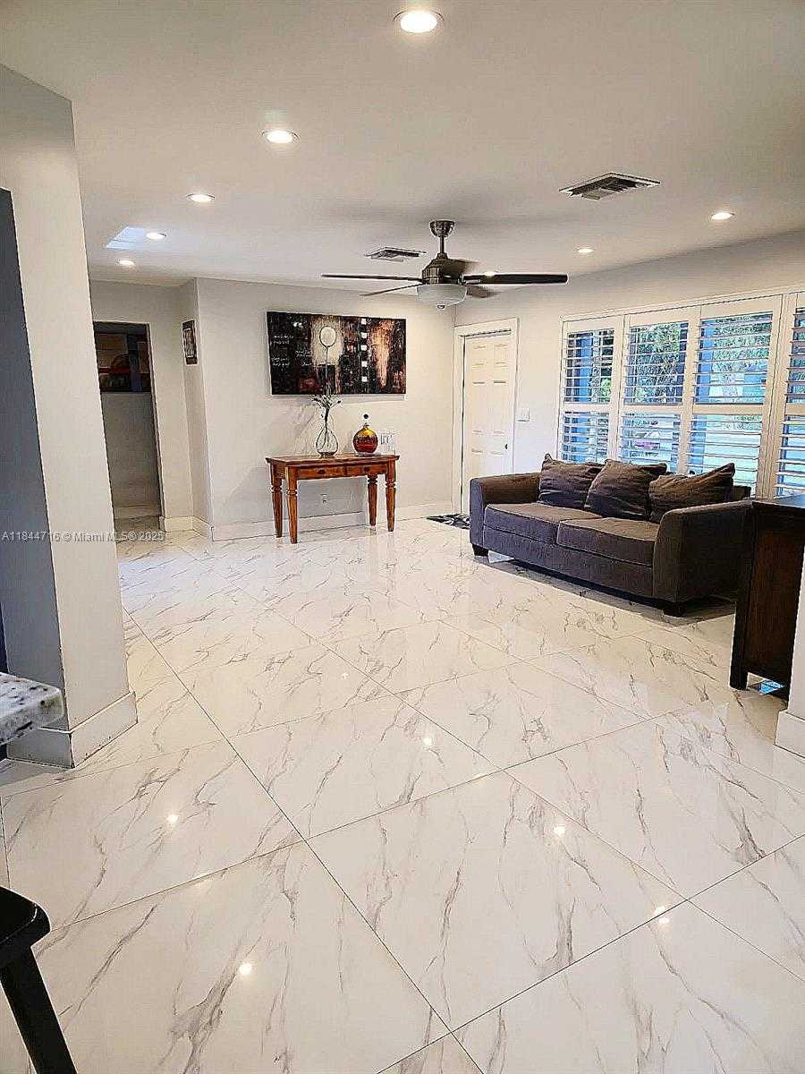 Small Image of 3331 NORTH 66TH AVE, Hollywood Number 5