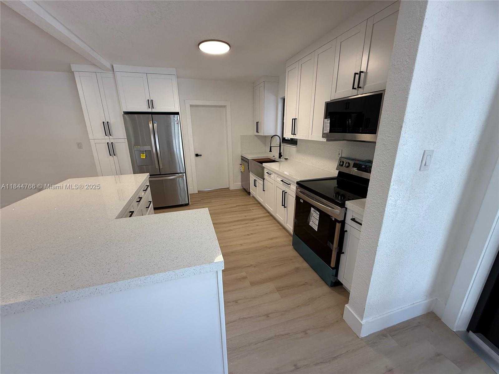 Small Image of 12905 NORTH MIAMI AVE, North Miami Number 10