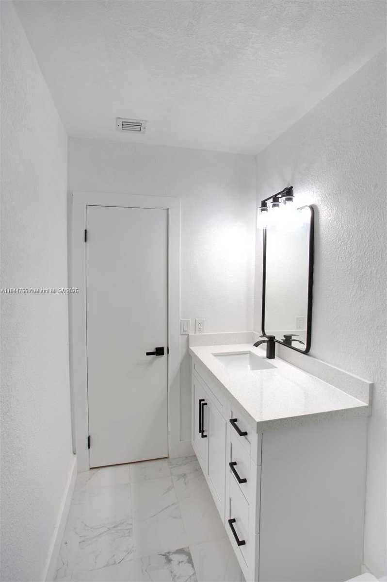 Small Image of 12905 NORTH MIAMI AVE, North Miami Number 12