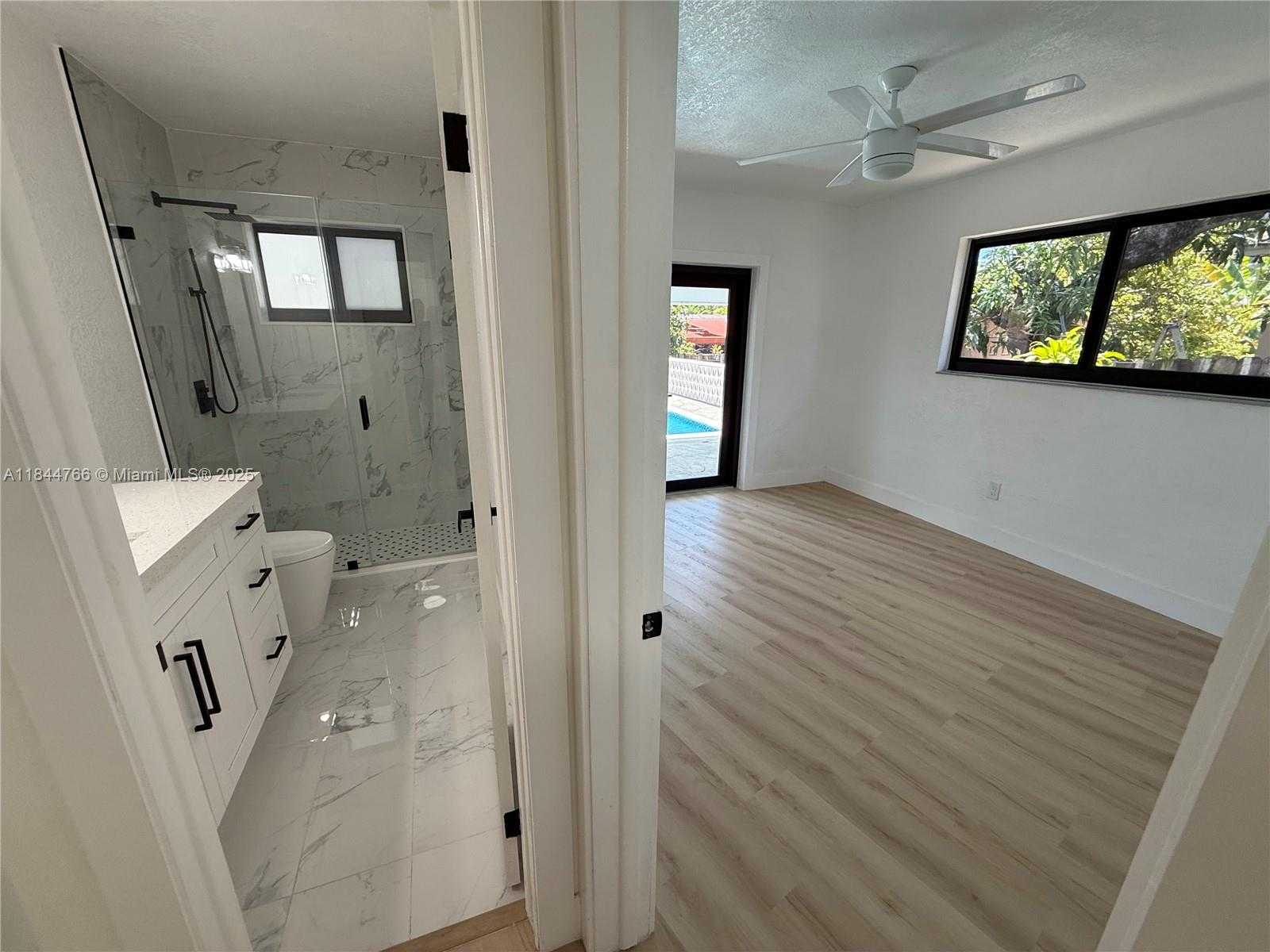 Small Image of 12905 NORTH MIAMI AVE, North Miami Number 16