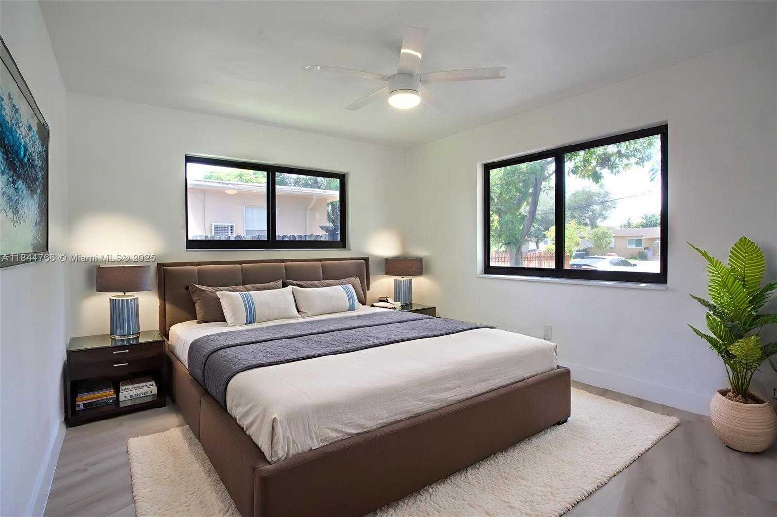 Small Image of 12905 NORTH MIAMI AVE, North Miami Number 17