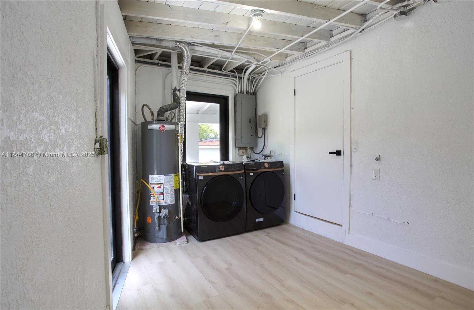 Small Image of 12905 NORTH MIAMI AVE, North Miami Number 34