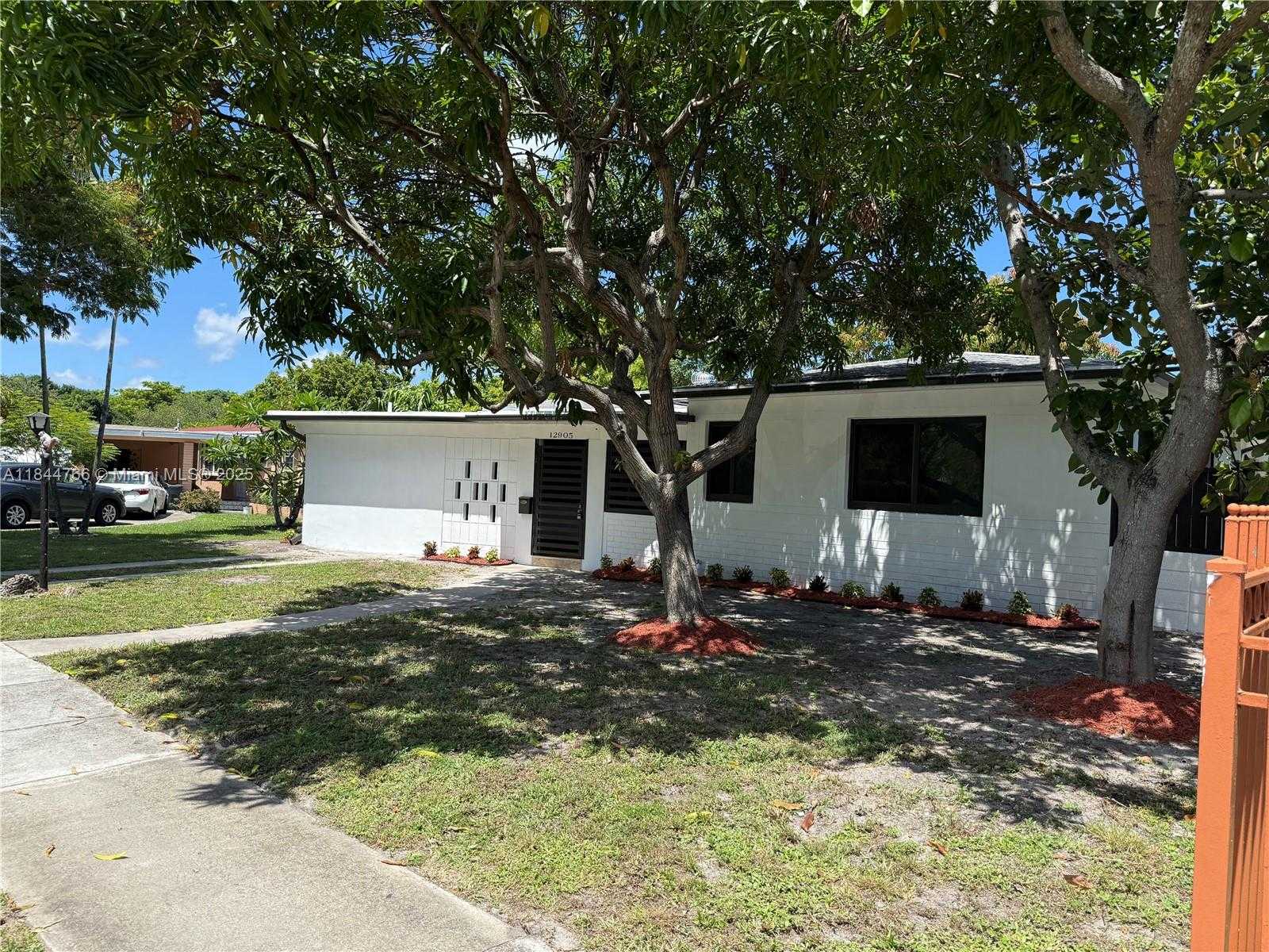 Small Image of 12905 NORTH MIAMI AVE, North Miami Number 49