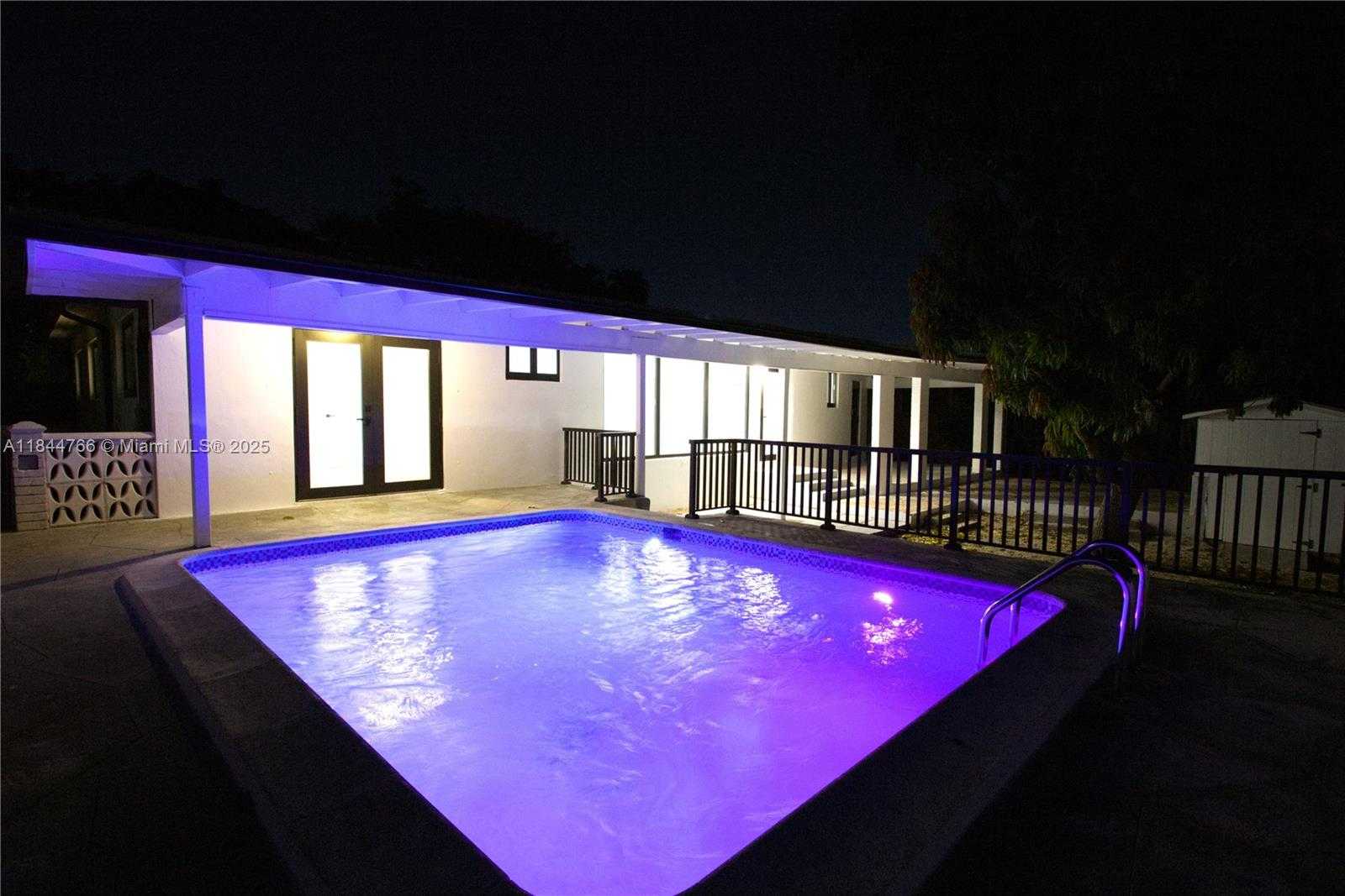 Small Image of 12905 NORTH MIAMI AVE, North Miami Number 55