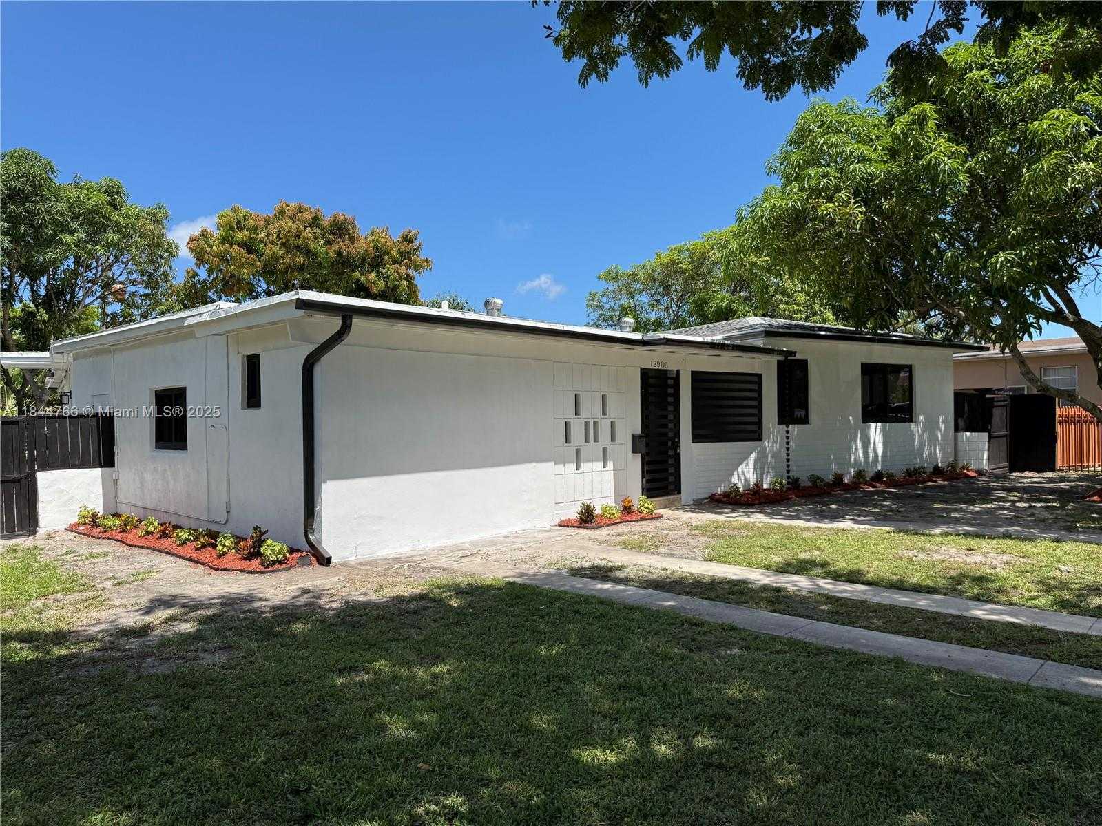 Small Image of 12905 NORTH MIAMI AVE, North Miami Number 56
