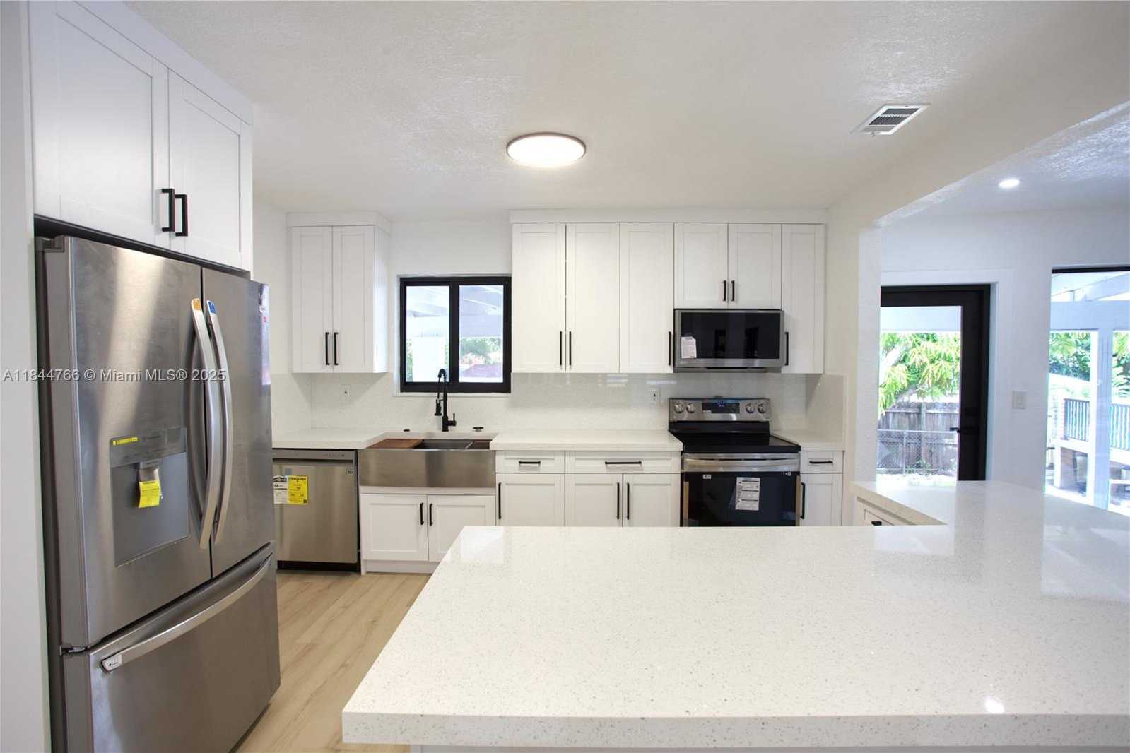 Small Image of 12905 NORTH MIAMI AVE, North Miami Number 8