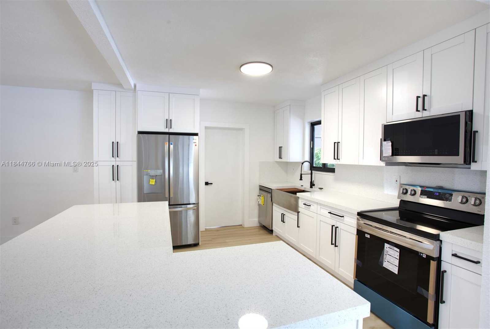 Small Image of 12905 NORTH MIAMI AVE, North Miami Number 9