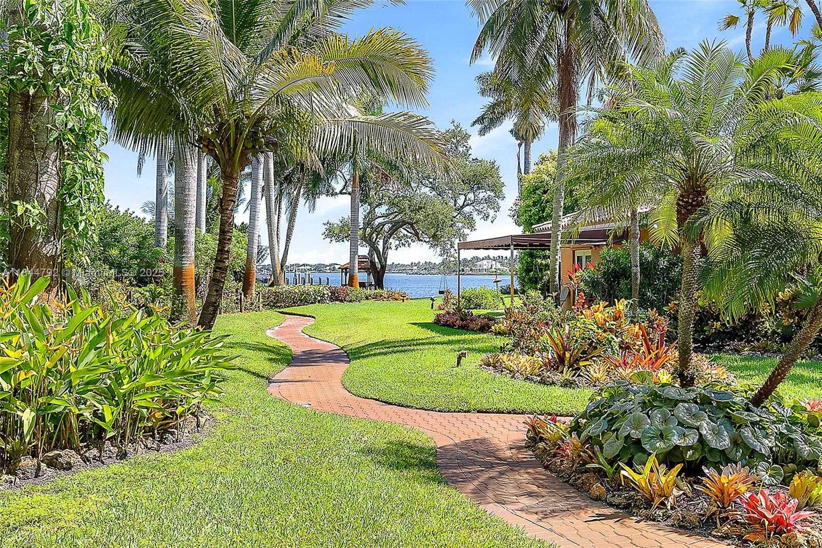 Small Image of 5900 PENNOCK POINT RD, Jupiter Number 12