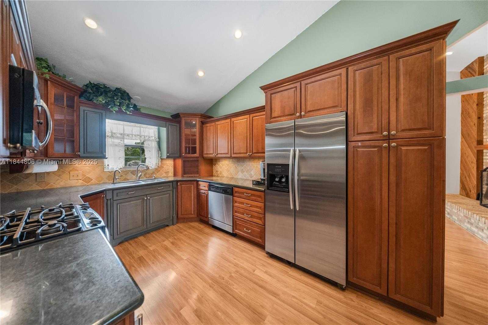 Small Image of 14801 SOUTH WEST 31ST CT, Davie Number 10
