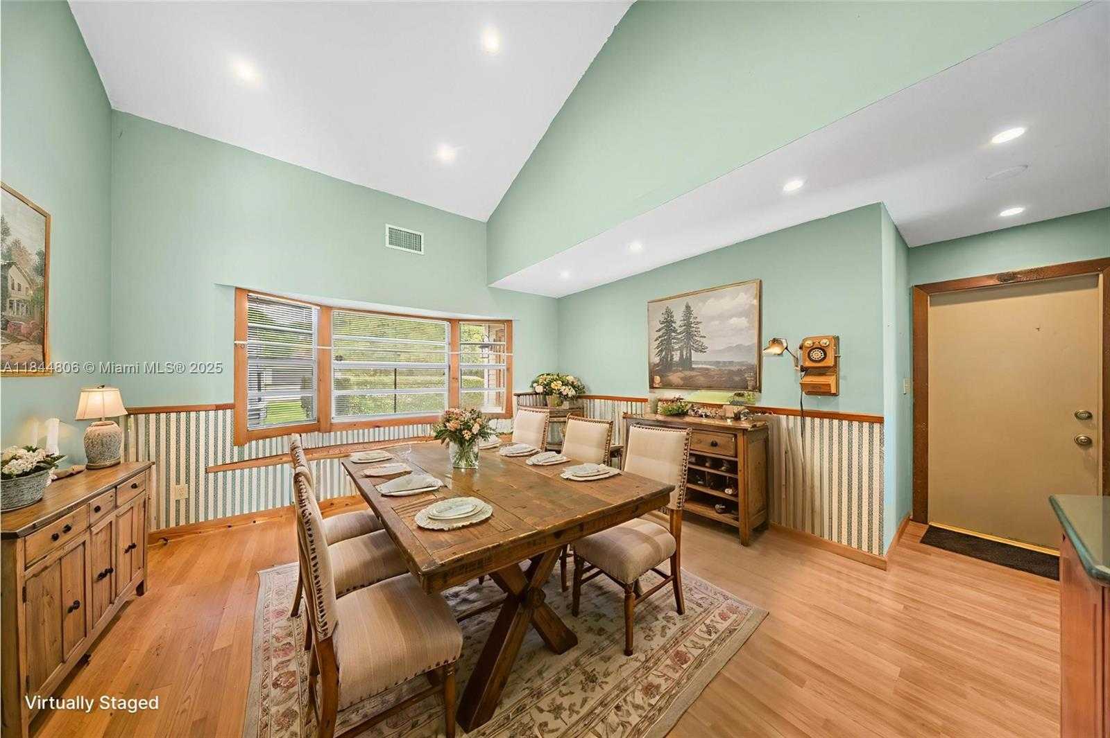 Small Image of 14801 SOUTH WEST 31ST CT, Davie Number 12