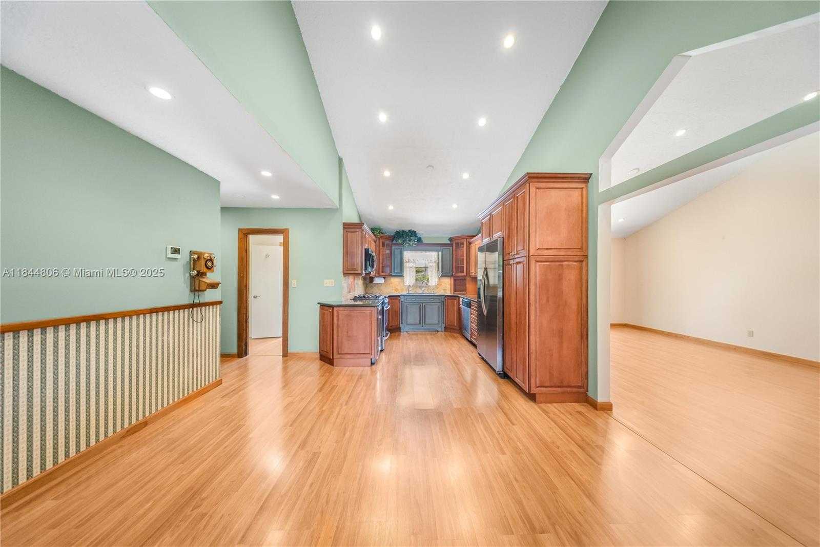 Small Image of 14801 SOUTH WEST 31ST CT, Davie Number 14