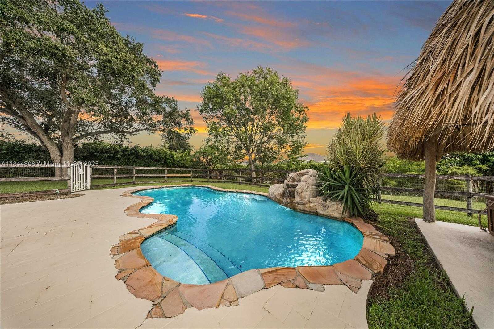Small Image of 14801 SOUTH WEST 31ST CT, Davie Number 2