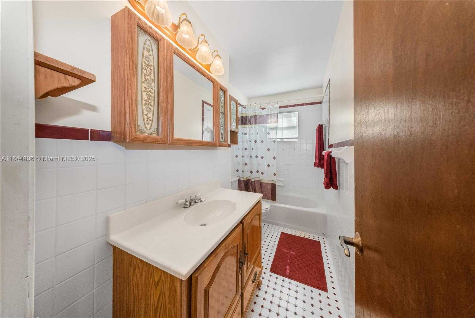 Small Image of 14801 SOUTH WEST 31ST CT, Davie Number 26