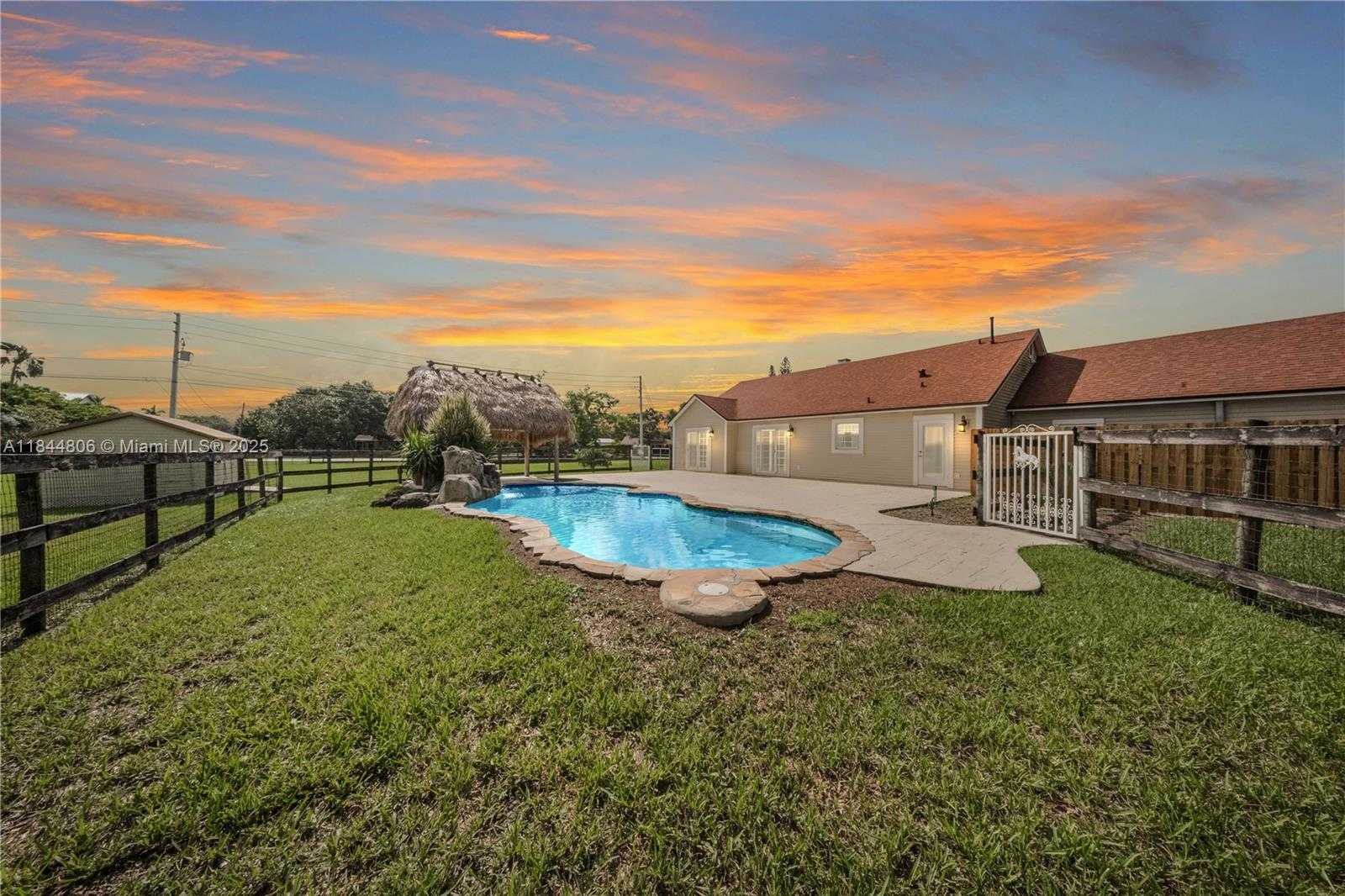 Small Image of 14801 SOUTH WEST 31ST CT, Davie Number 30