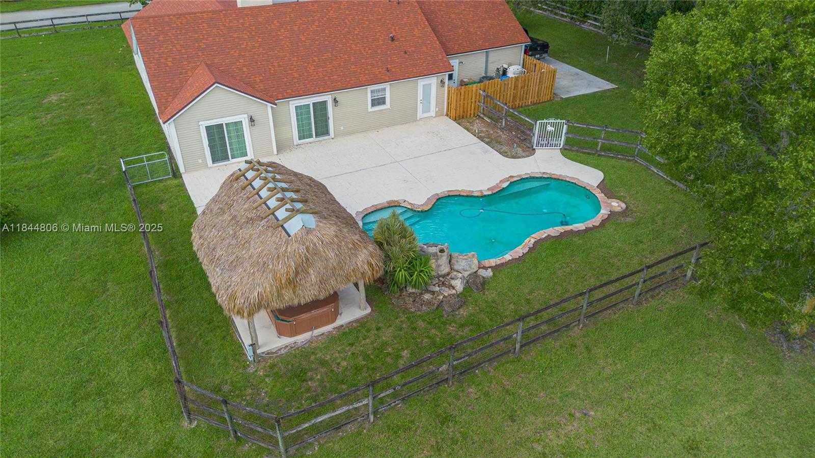 Small Image of 14801 SOUTH WEST 31ST CT, Davie Number 33