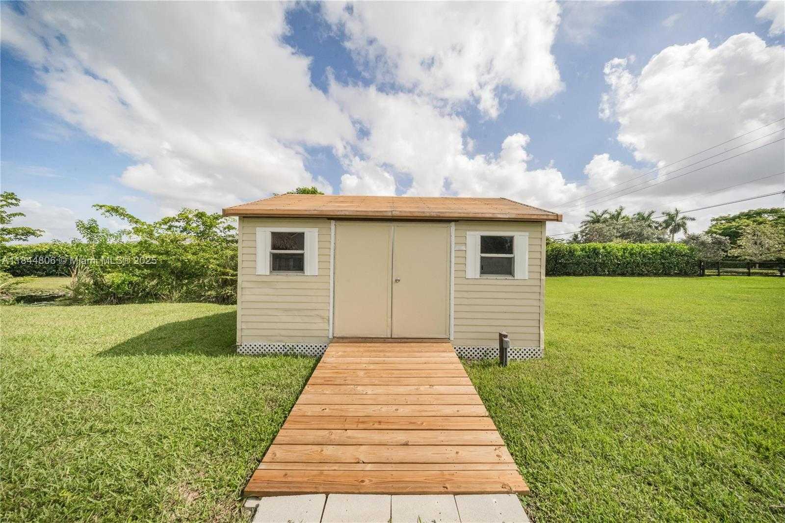 Small Image of 14801 SOUTH WEST 31ST CT, Davie Number 34