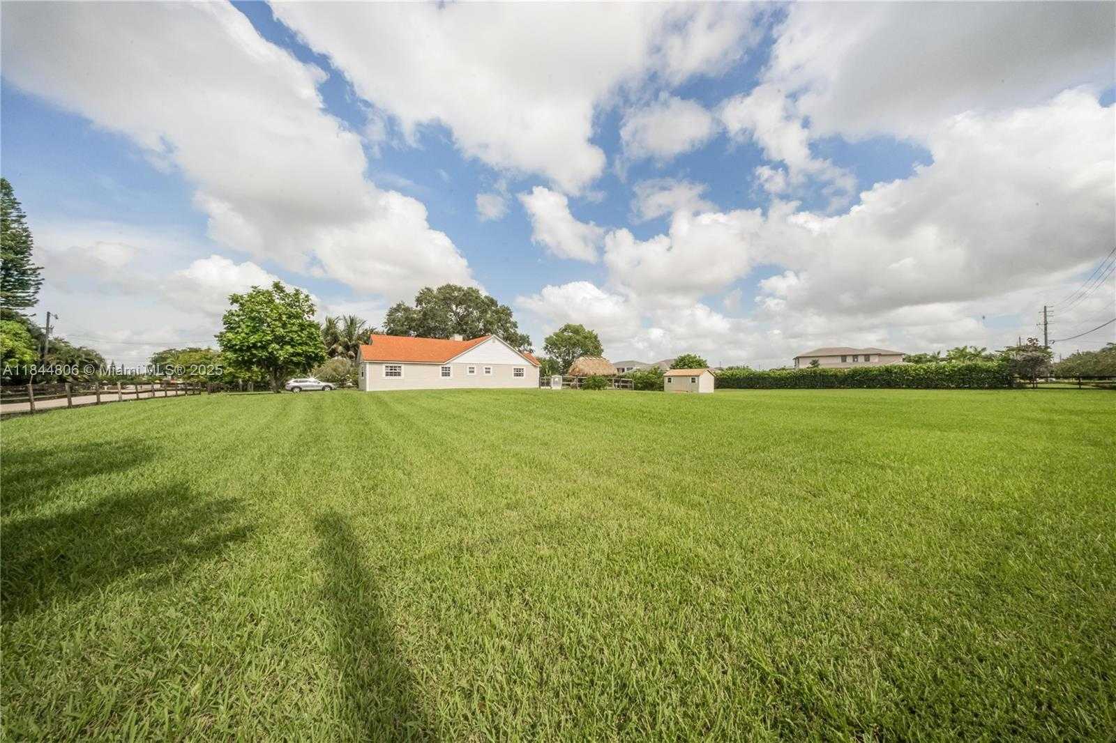 Small Image of 14801 SOUTH WEST 31ST CT, Davie Number 35