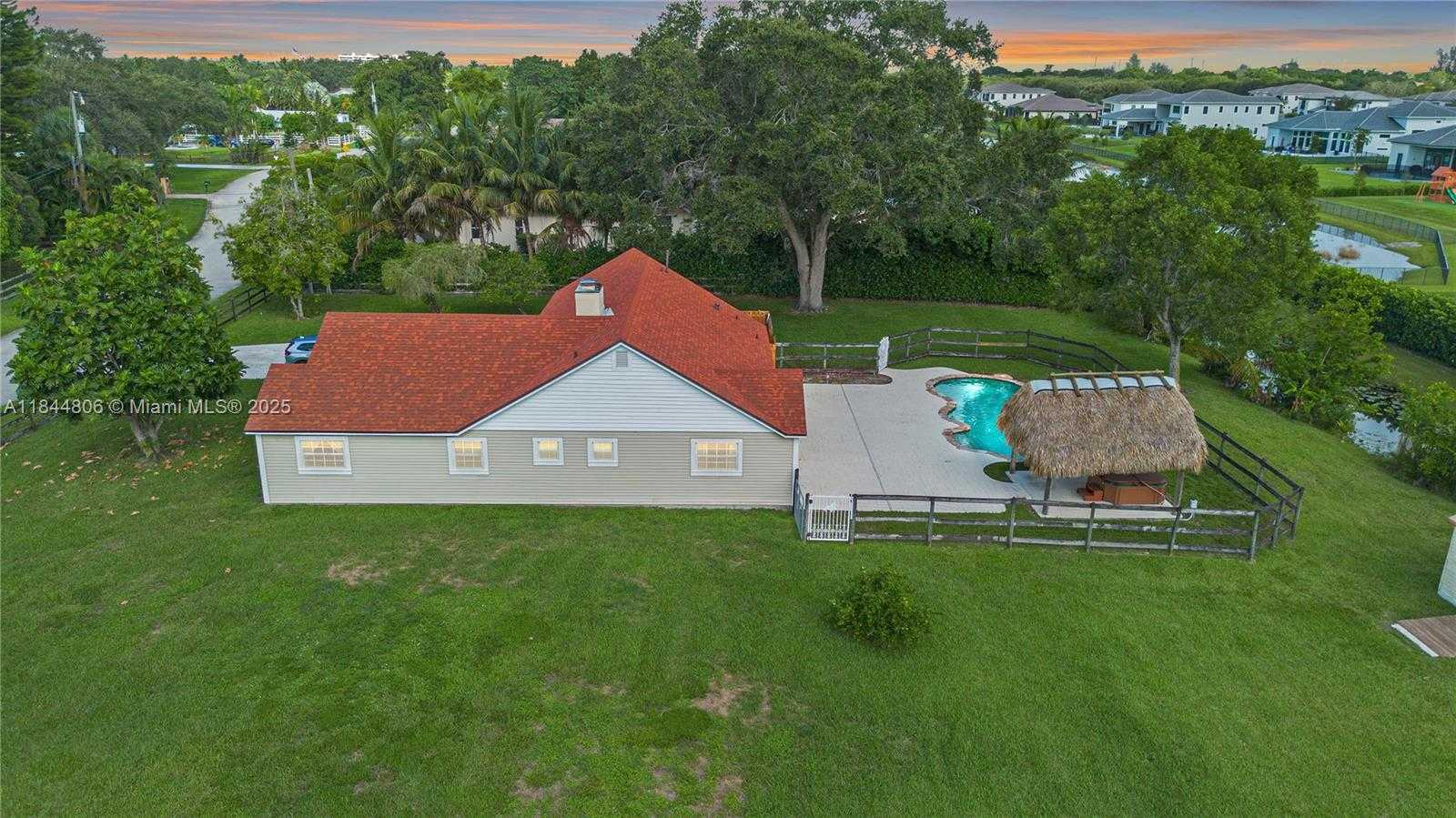 Small Image of 14801 SOUTH WEST 31ST CT, Davie Number 37
