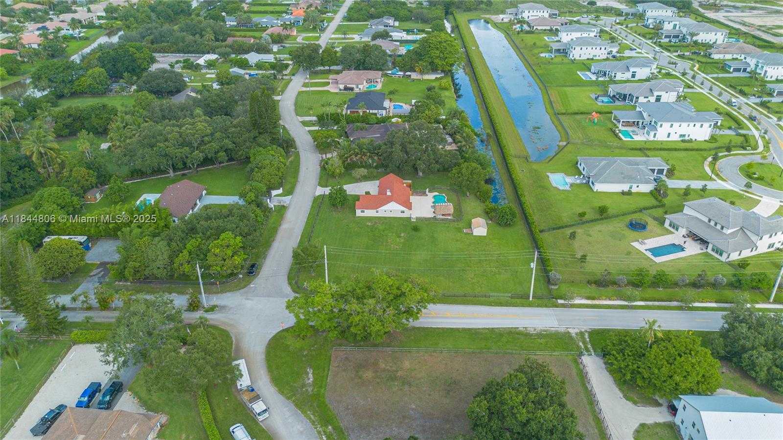 Small Image of 14801 SOUTH WEST 31ST CT, Davie Number 39