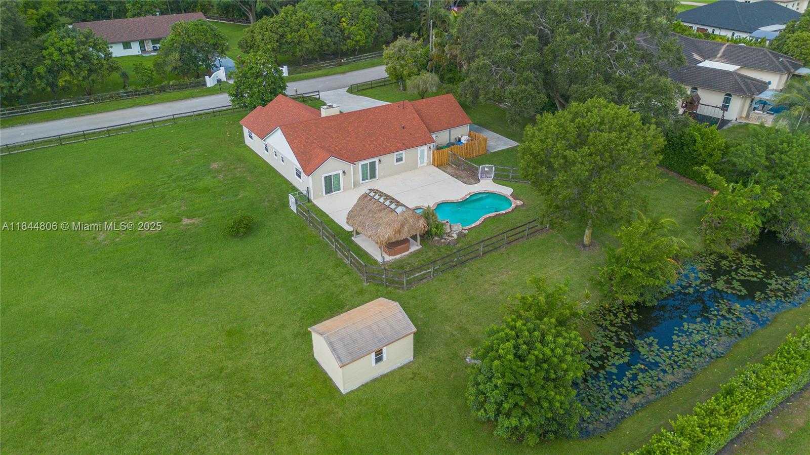 Small Image of 14801 SOUTH WEST 31ST CT, Davie Number 41