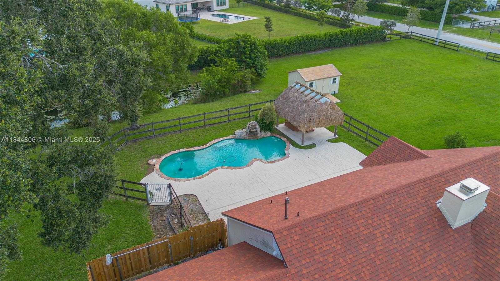 Small Image of 14801 SOUTH WEST 31ST CT, Davie Number 42