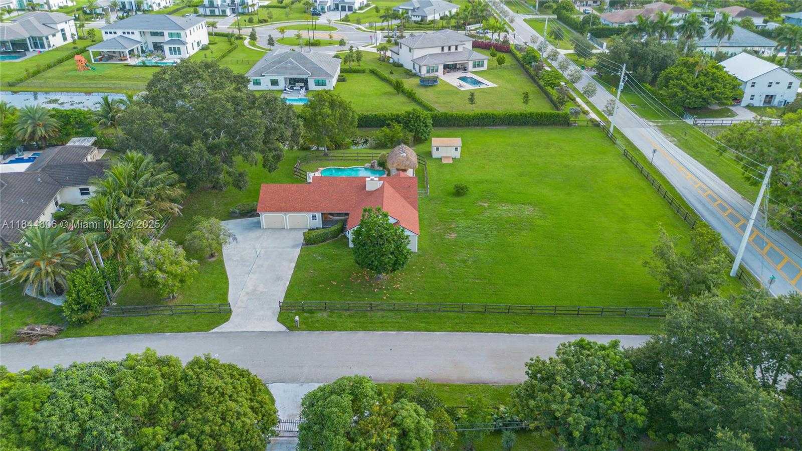 Small Image of 14801 SOUTH WEST 31ST CT, Davie Number 44