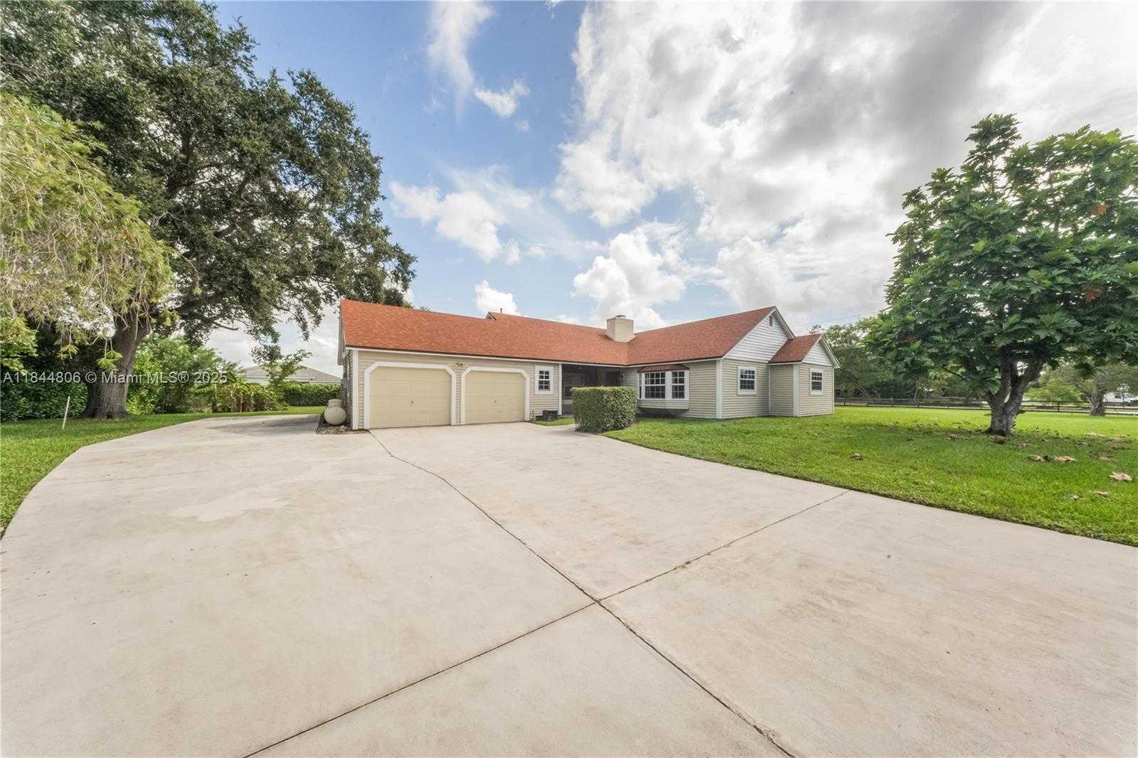 Small Image of 14801 SOUTH WEST 31ST CT, Davie Number 46