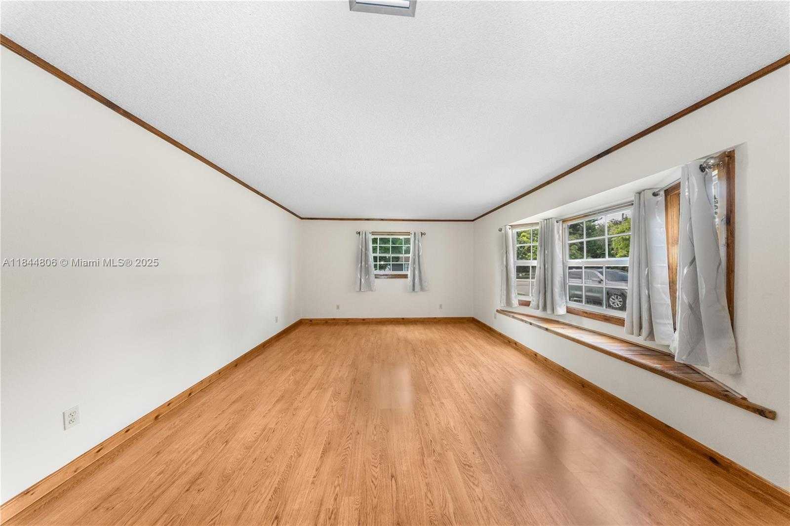 Small Image of 14801 SOUTH WEST 31ST CT, Davie Number 8