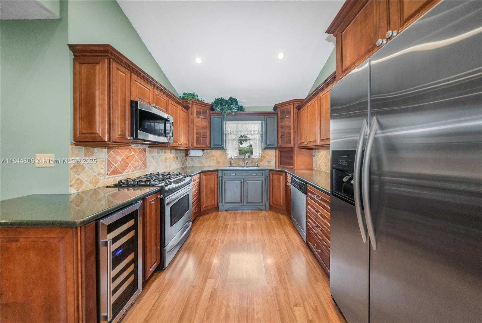 Small Image of 14801 SOUTH WEST 31ST CT, Davie Number 9