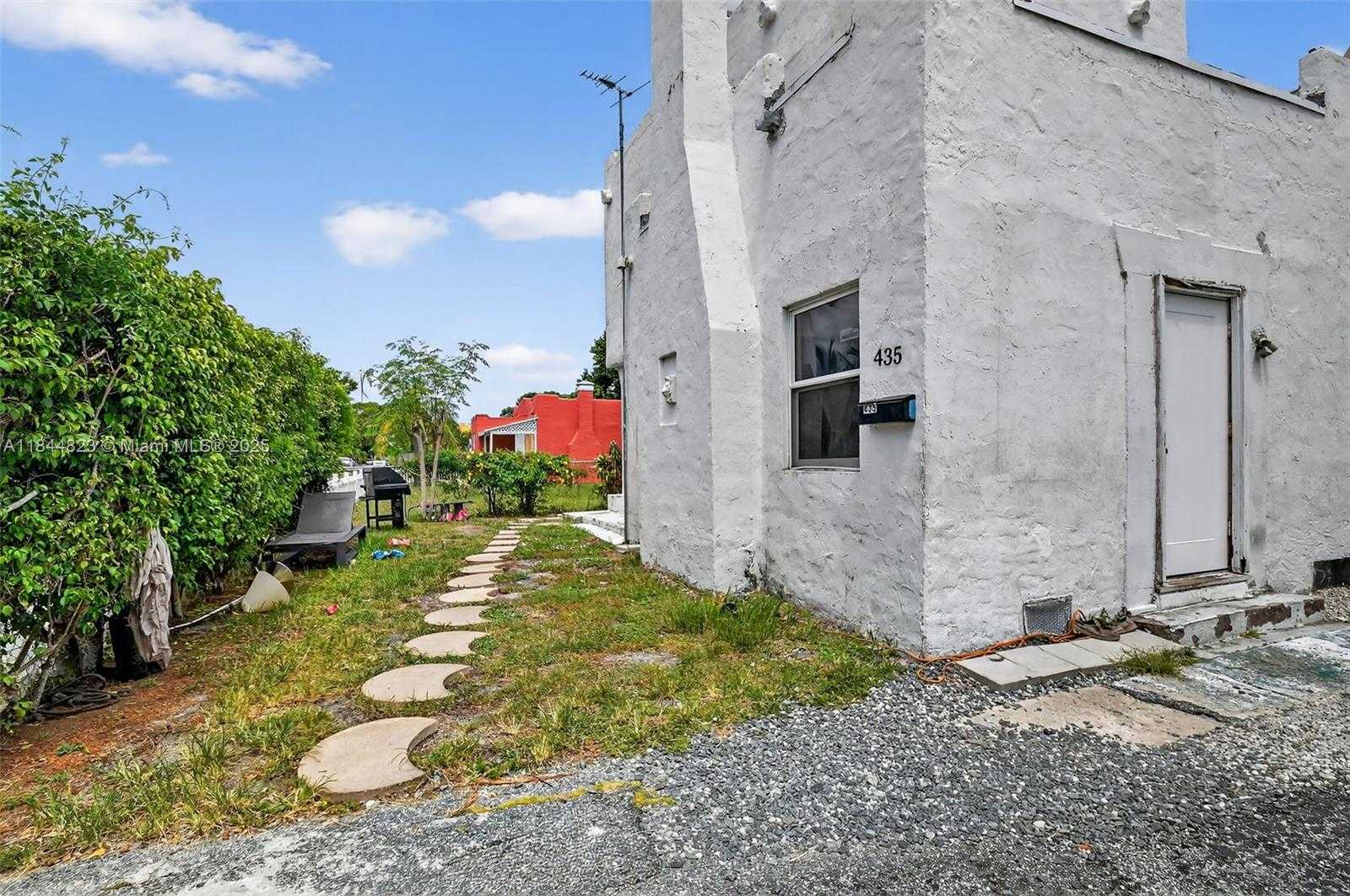 Small Image of 435 AVENIDA ALEGRE, West Palm Beach Number 2