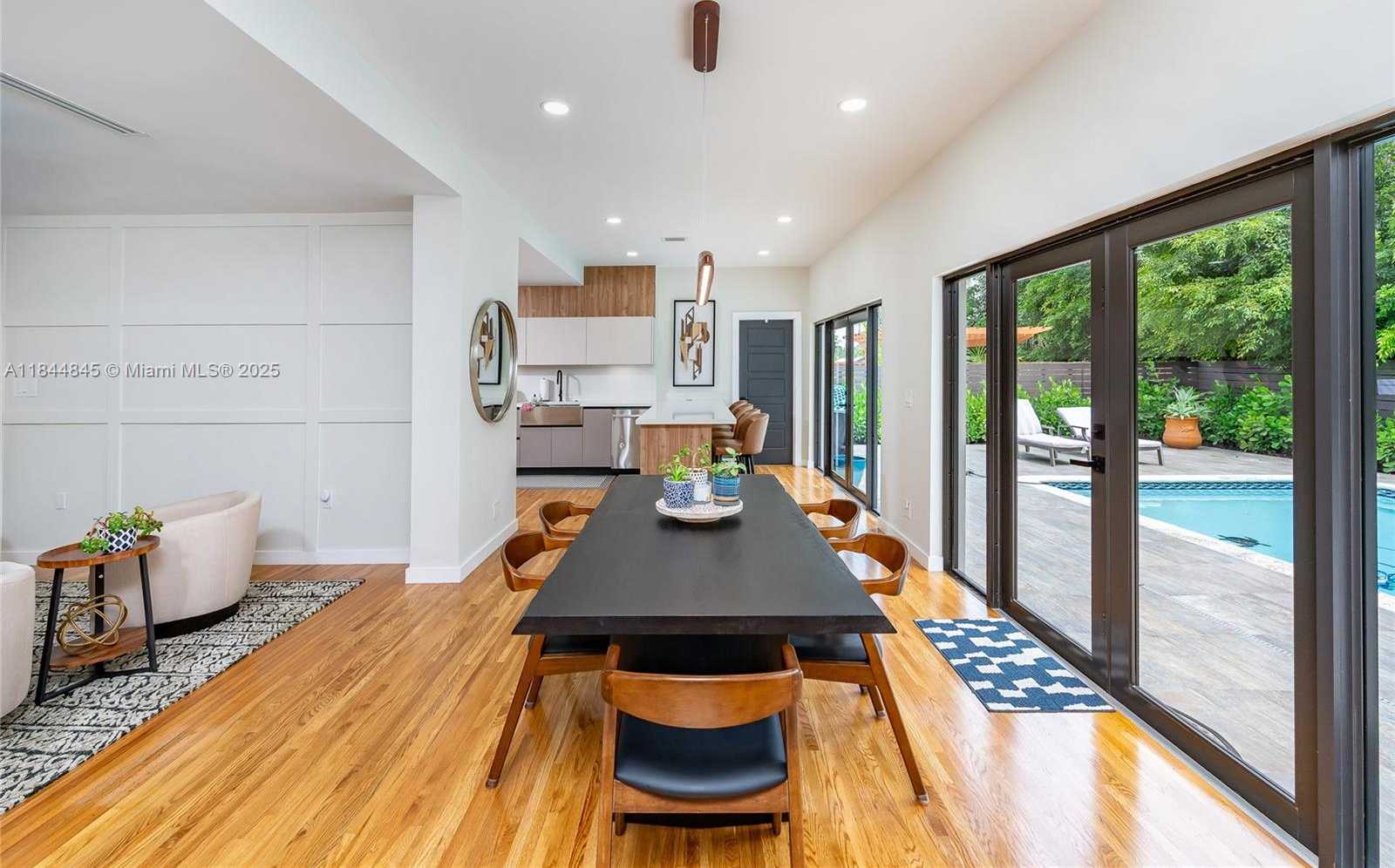 Small Image of 117 SOUTH ROYAL POINCIANA BLVD, Miami Springs Number 13