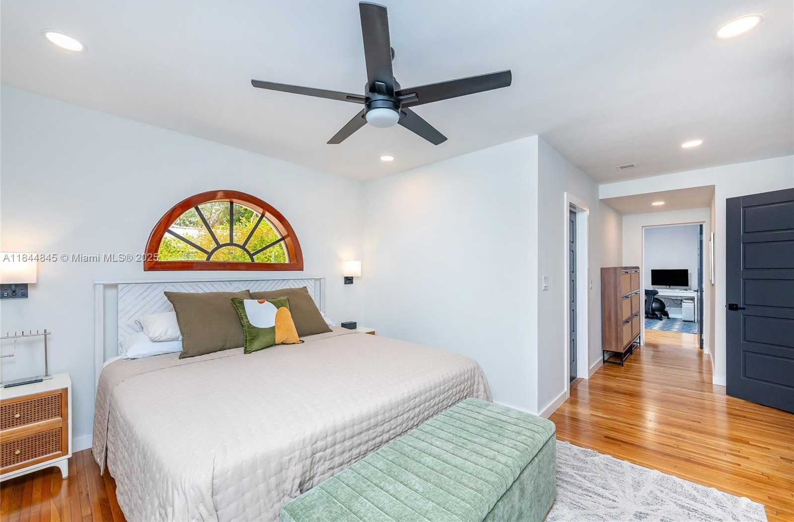 Small Image of 117 SOUTH ROYAL POINCIANA BLVD, Miami Springs Number 16
