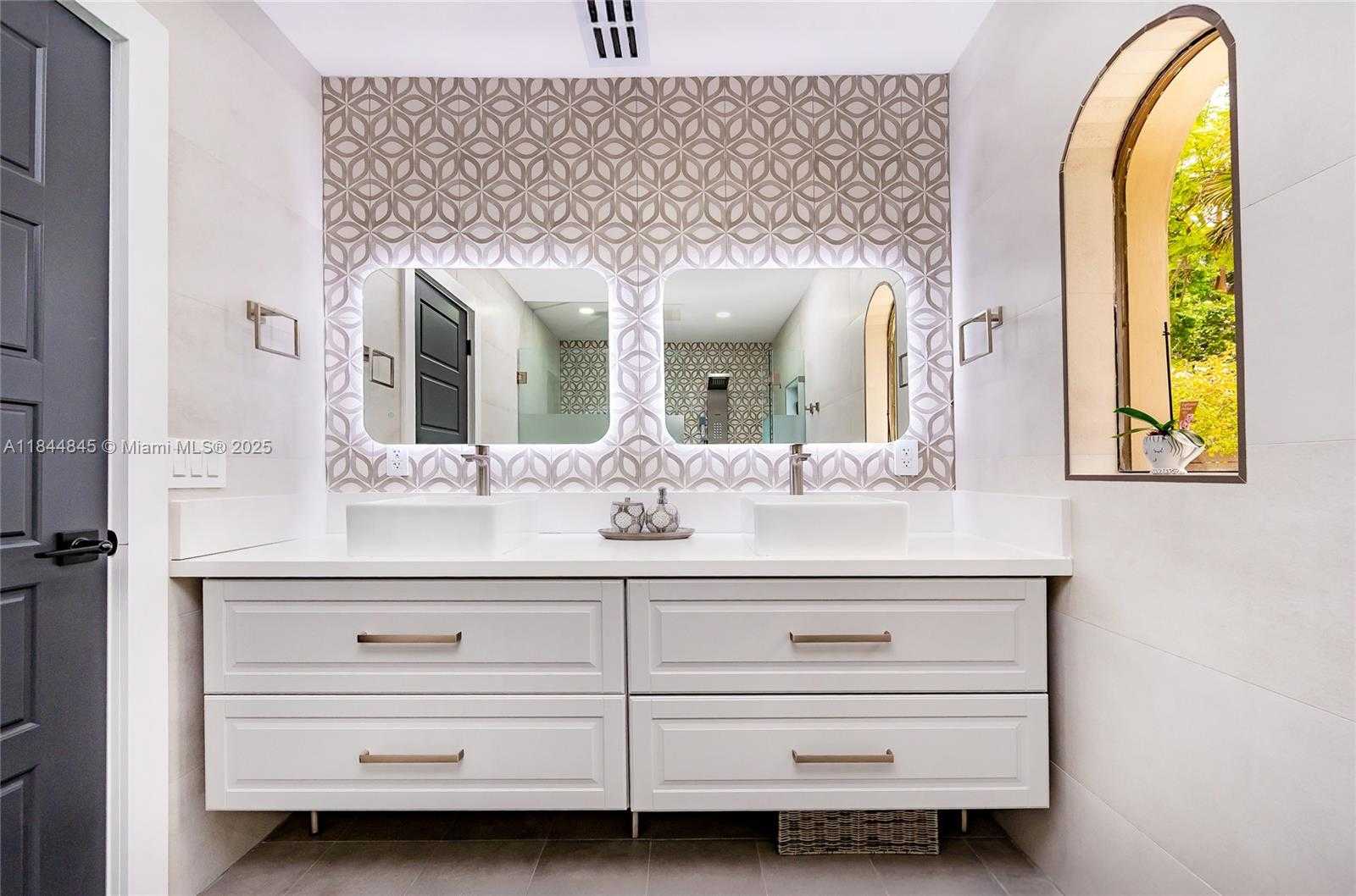 Small Image of 117 SOUTH ROYAL POINCIANA BLVD, Miami Springs Number 19