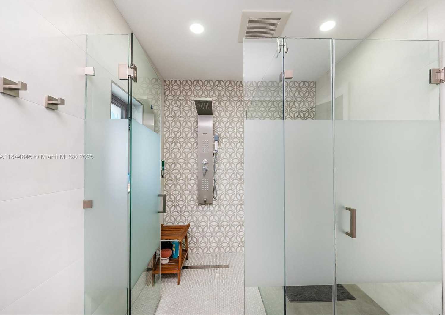 Small Image of 117 SOUTH ROYAL POINCIANA BLVD, Miami Springs Number 21