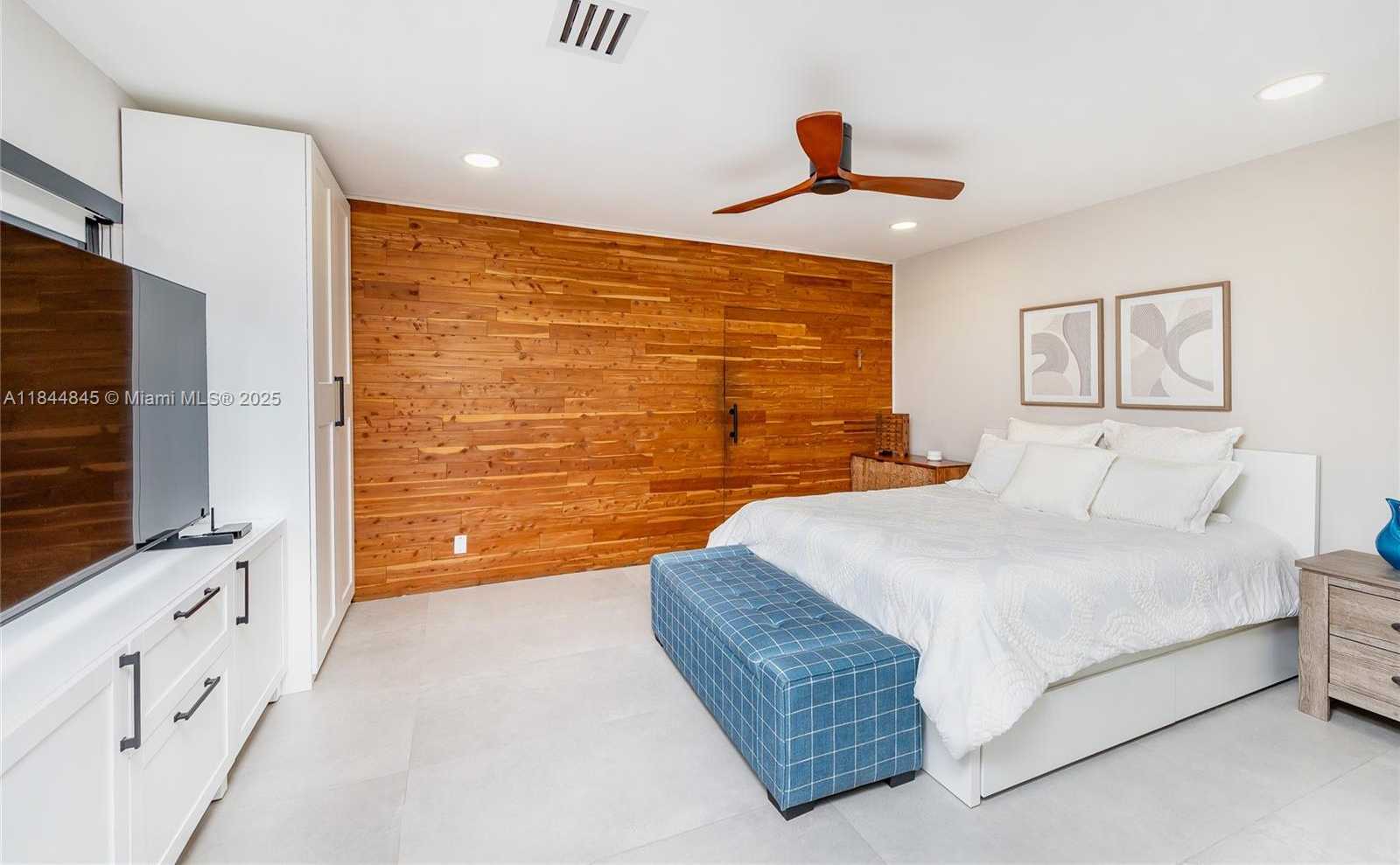 Small Image of 117 SOUTH ROYAL POINCIANA BLVD, Miami Springs Number 23