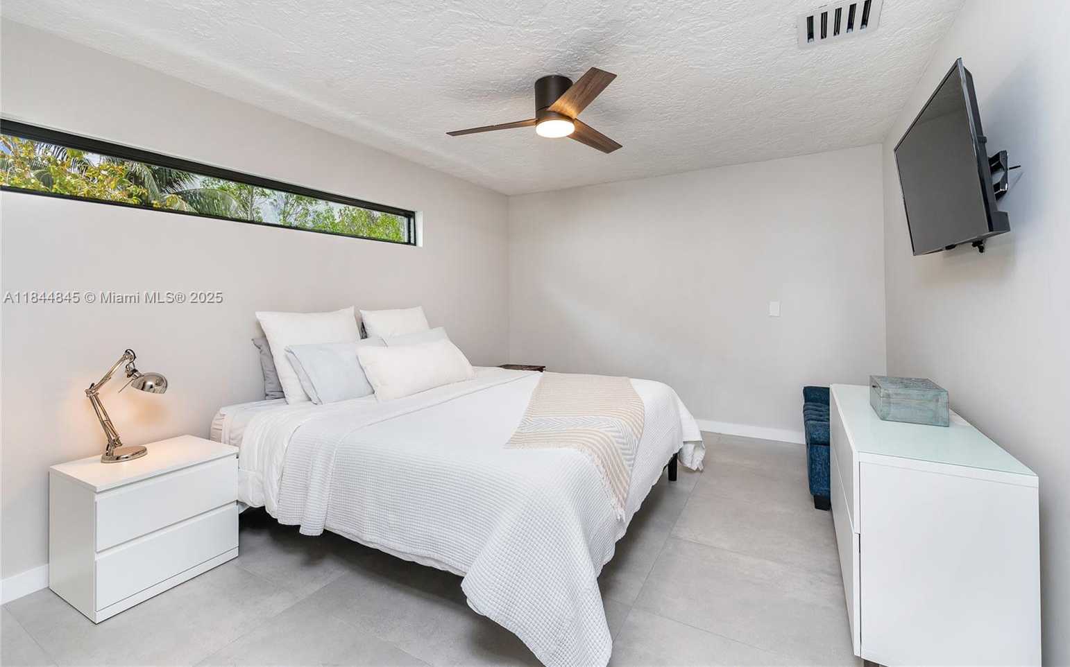 Small Image of 117 SOUTH ROYAL POINCIANA BLVD, Miami Springs Number 28