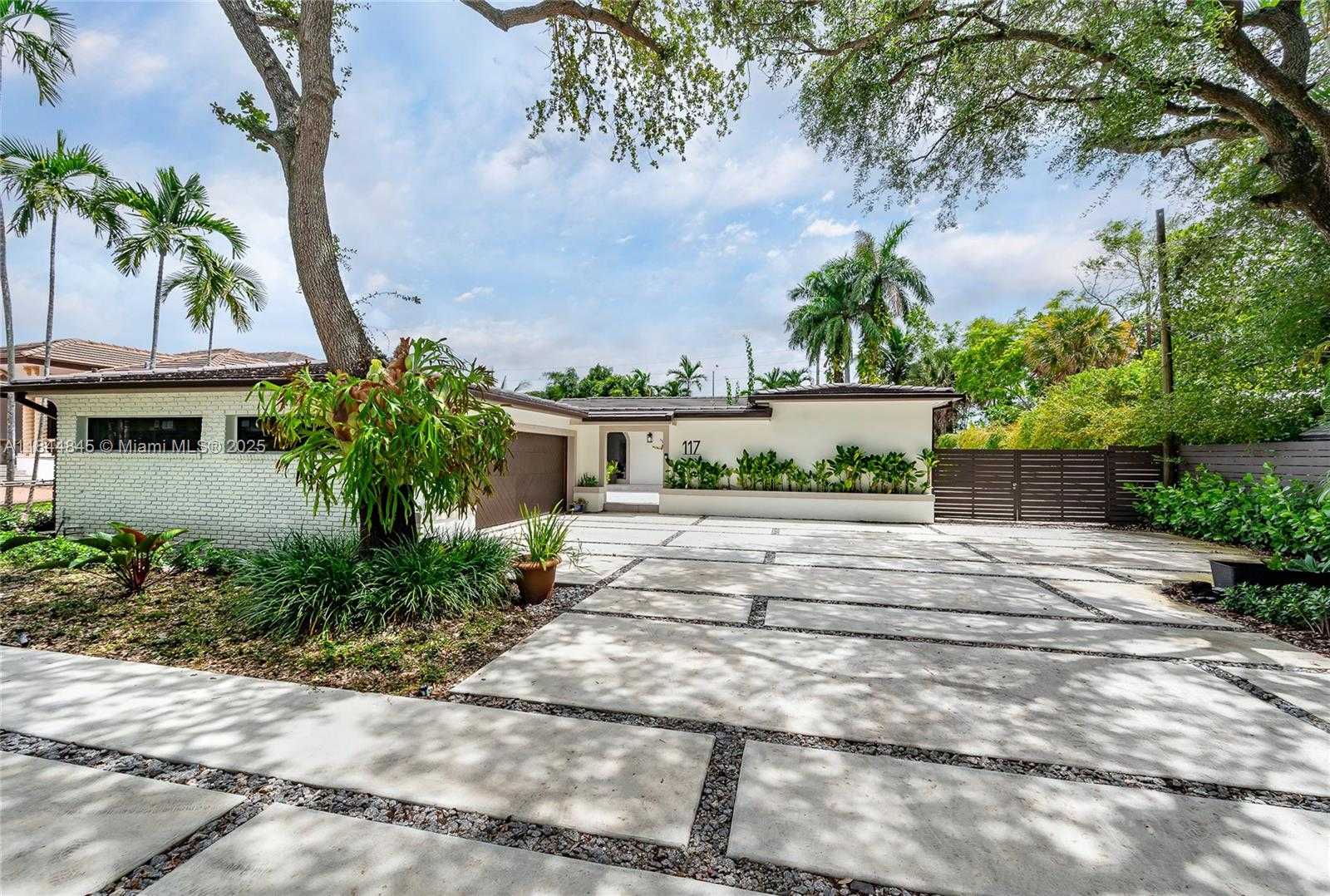 Small Image of 117 SOUTH ROYAL POINCIANA BLVD, Miami Springs Number 37