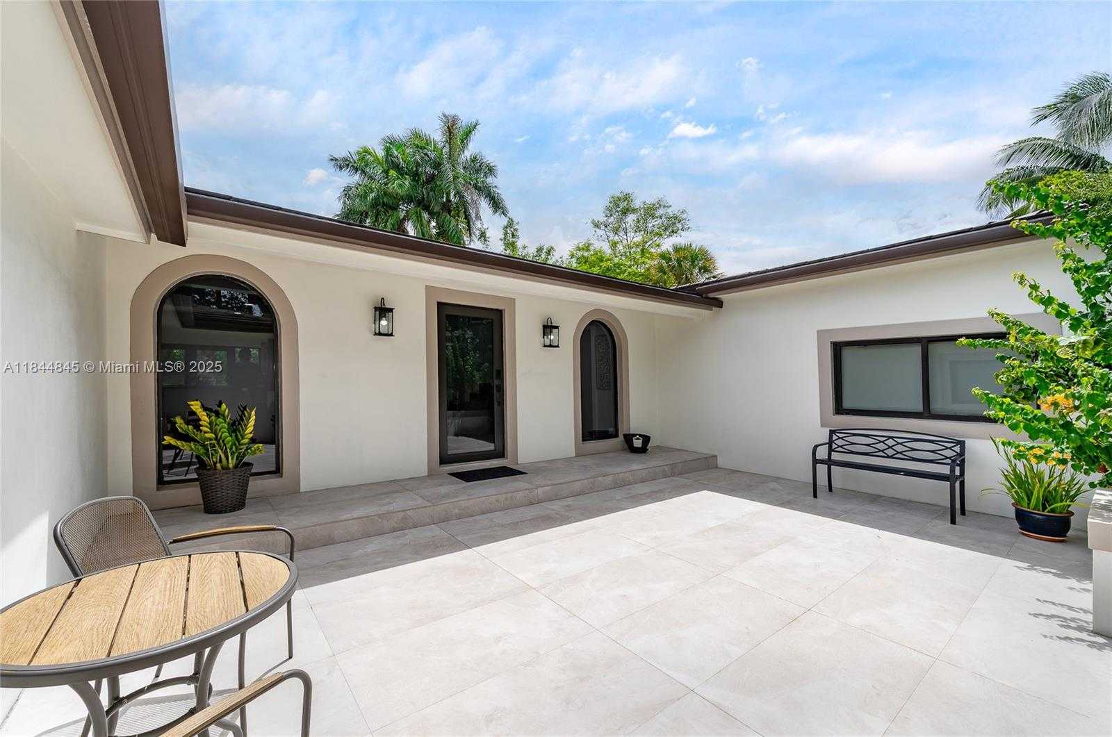 Small Image of 117 SOUTH ROYAL POINCIANA BLVD, Miami Springs Number 40
