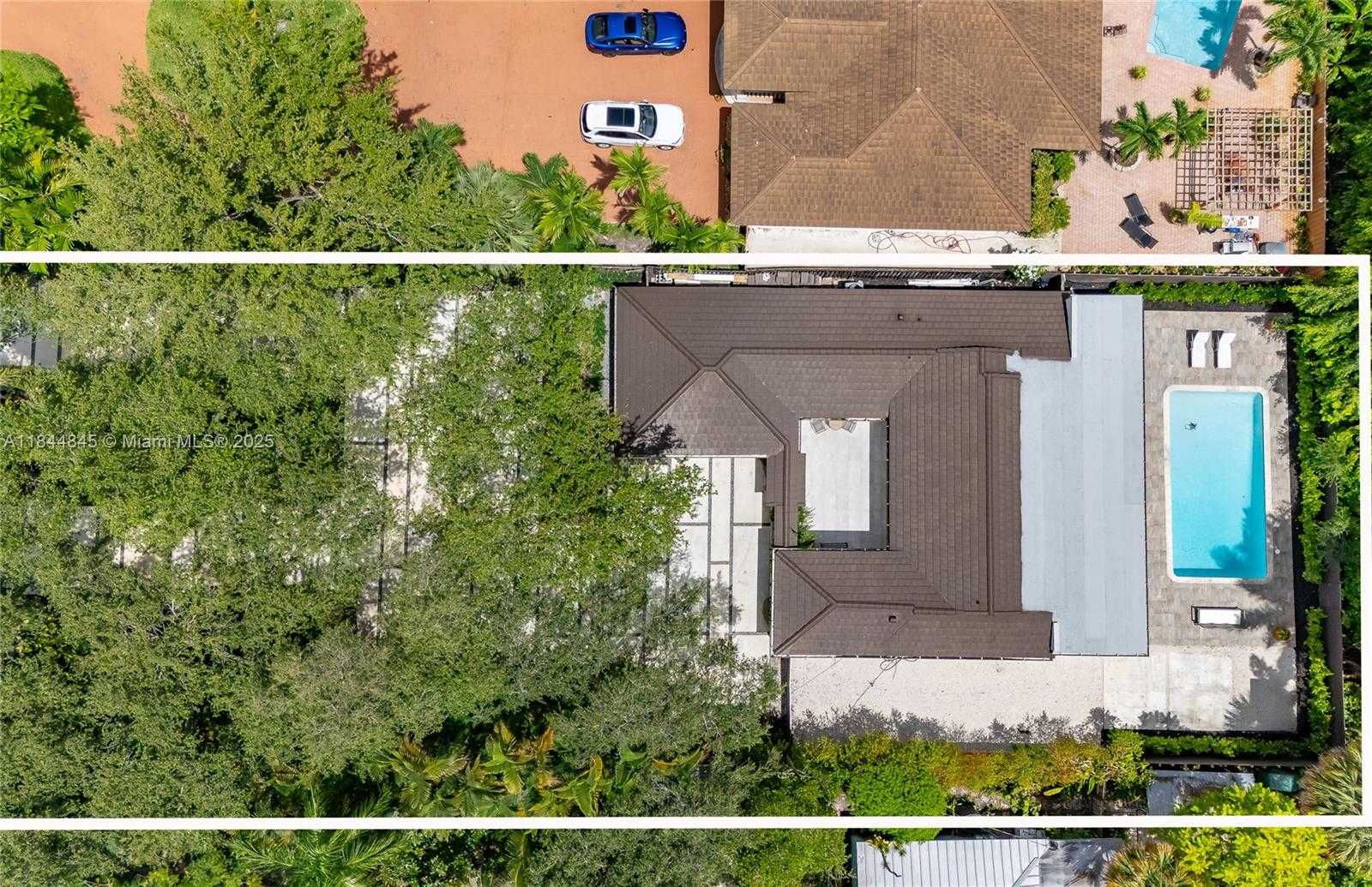 Small Image of 117 SOUTH ROYAL POINCIANA BLVD, Miami Springs Number 49
