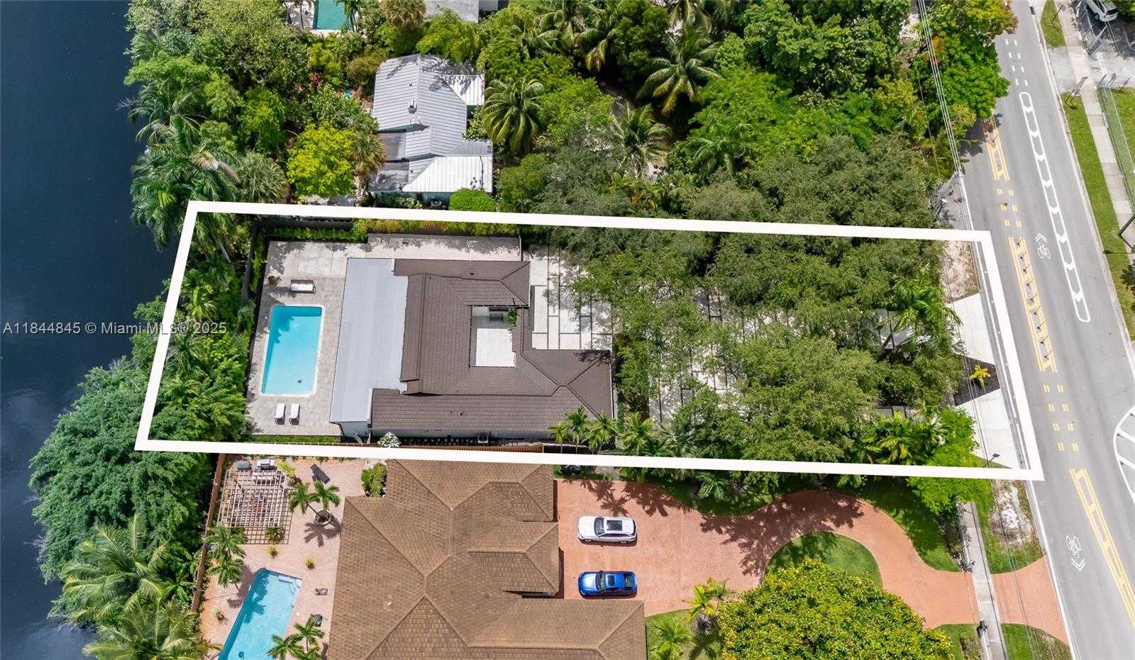 Small Image of 117 SOUTH ROYAL POINCIANA BLVD, Miami Springs Number 50