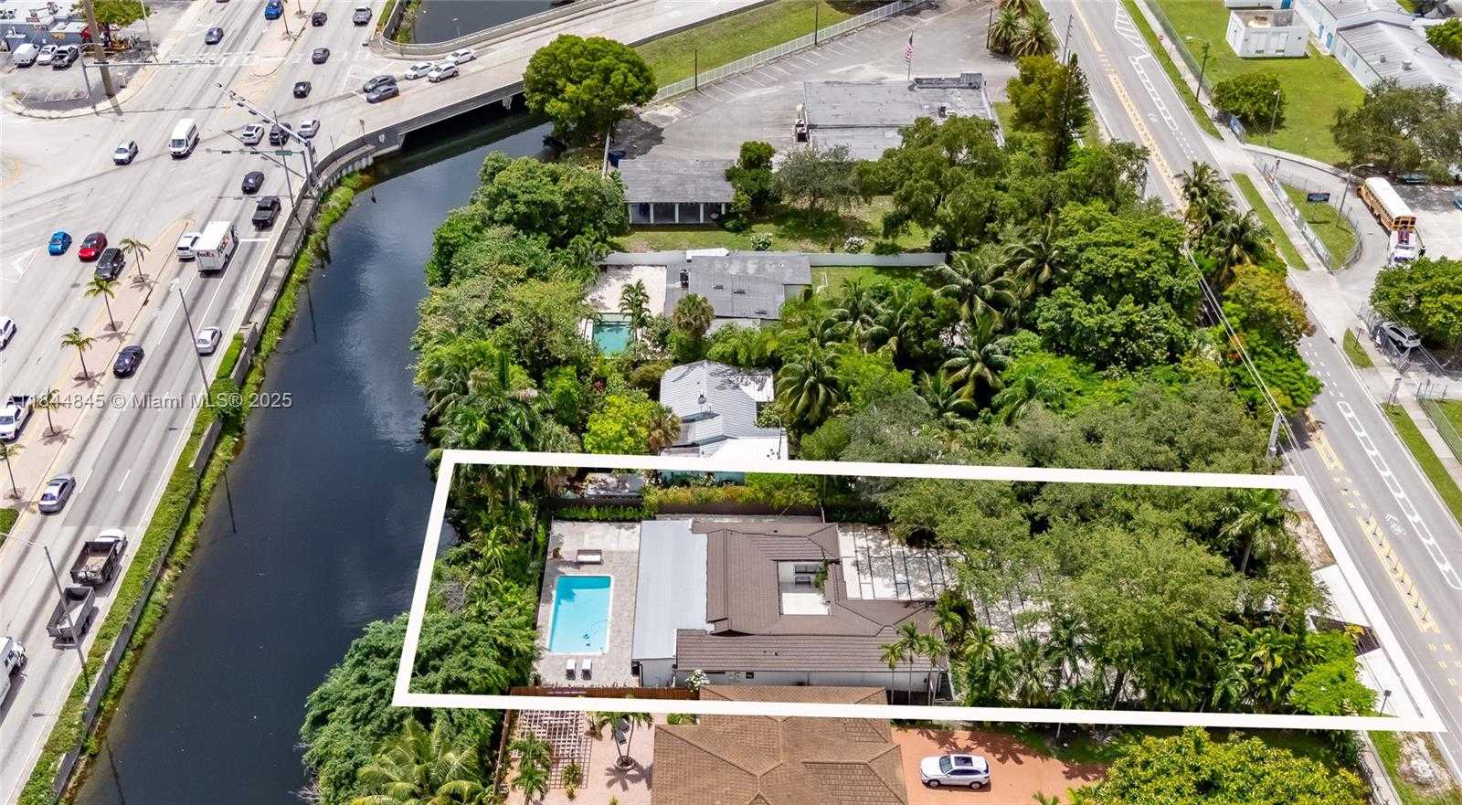 Small Image of 117 SOUTH ROYAL POINCIANA BLVD, Miami Springs Number 51