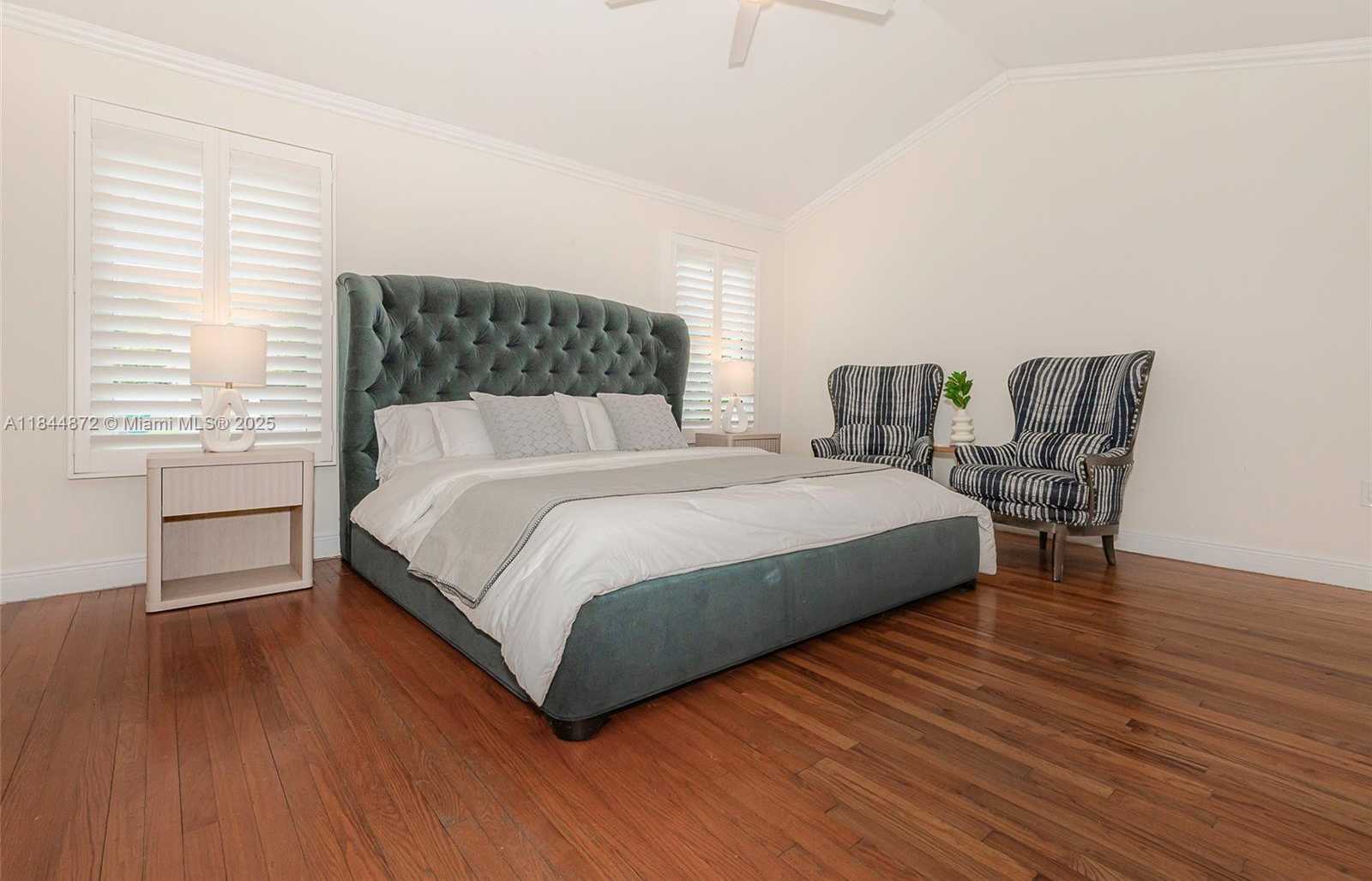 Small Image of 32 SOUTH WEST 23RD RD, Miami Number 10