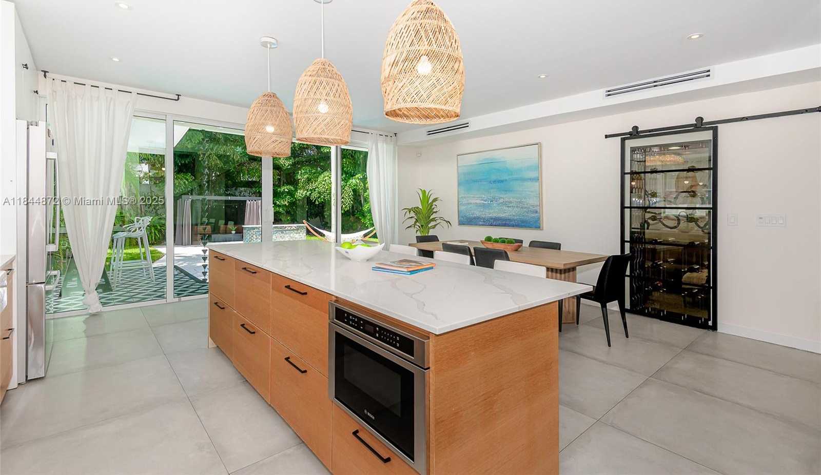 Small Image of 32 SOUTH WEST 23RD RD, Miami Number 15