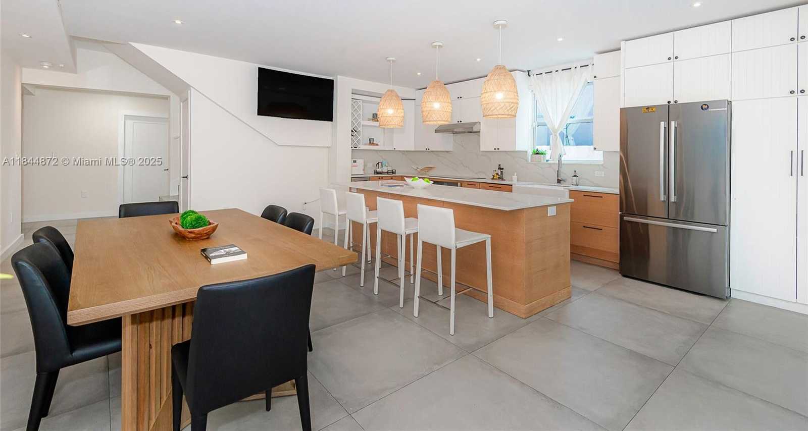 Small Image of 32 SOUTH WEST 23RD RD, Miami Number 16