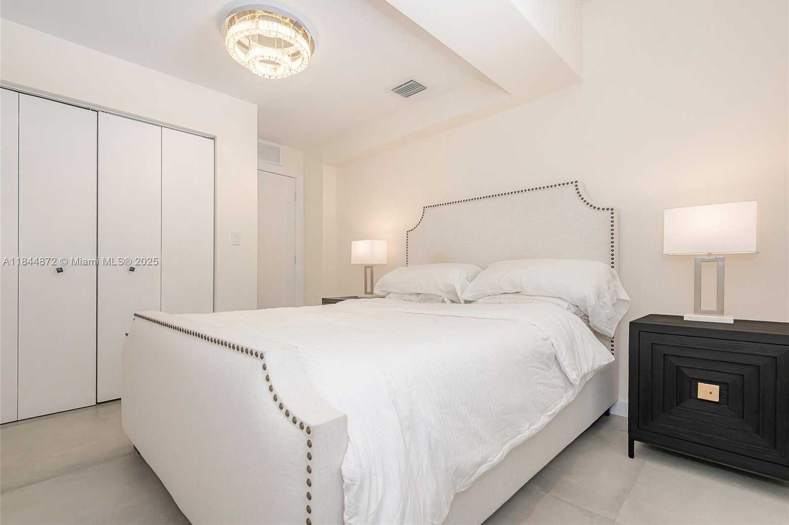 Small Image of 32 SOUTH WEST 23RD RD, Miami Number 24