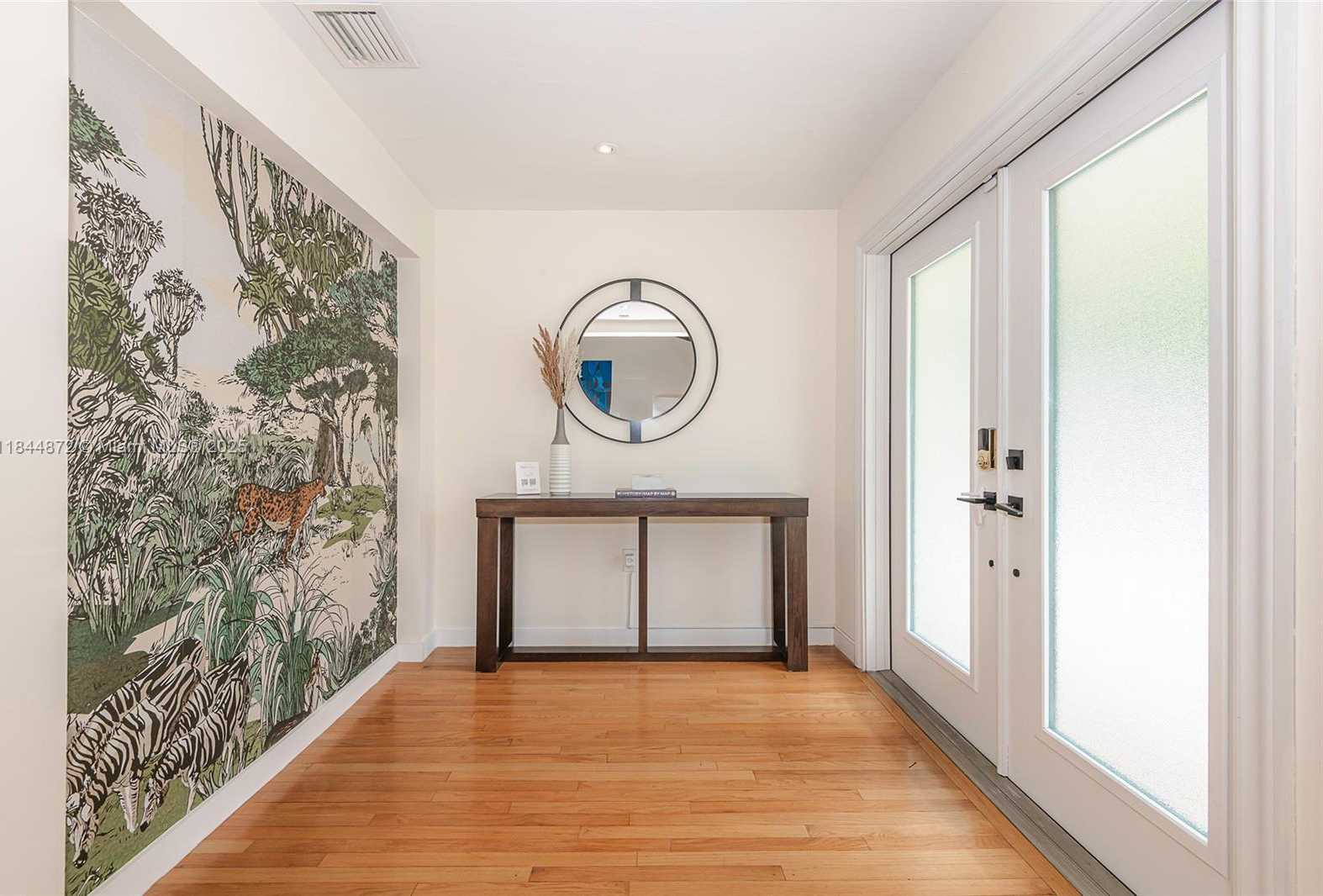 Small Image of 32 SOUTH WEST 23RD RD, Miami Number 3