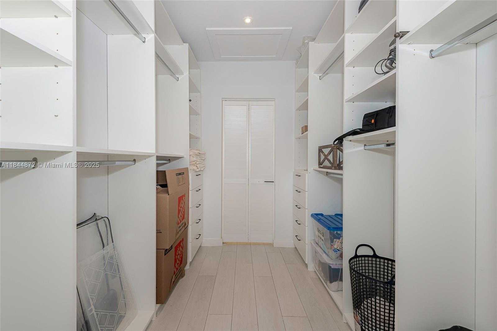 Small Image of 32 SOUTH WEST 23RD RD, Miami Number 30